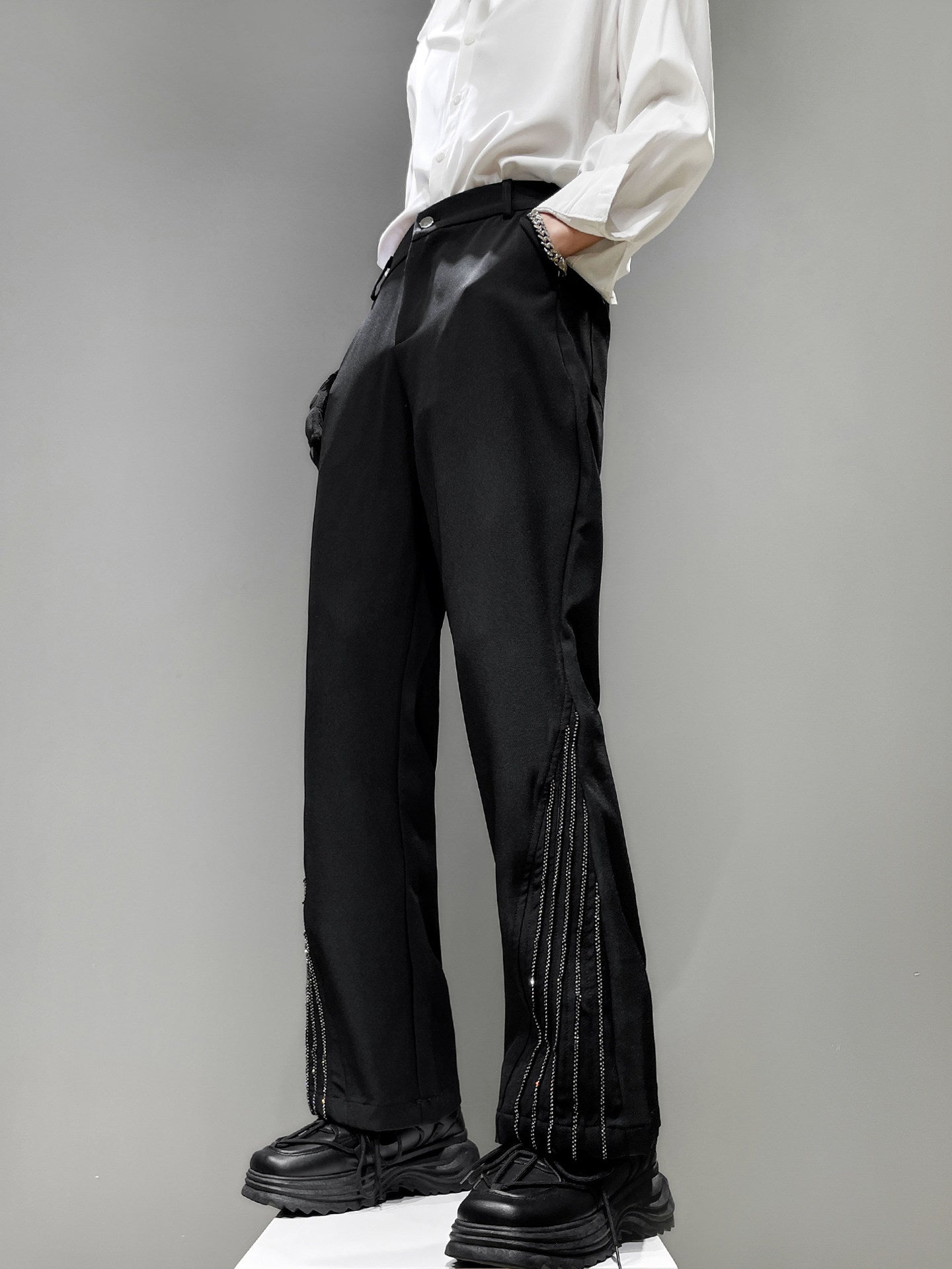 Linear Detail Wide-Leg Trousers WN23851