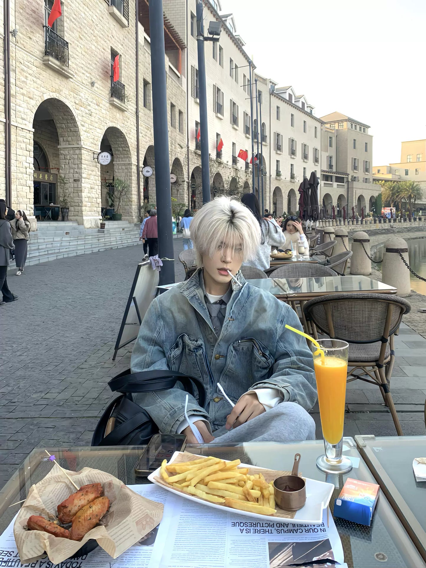 Large Pocket Button Shoulder-Pad Denim Jacket WN19930