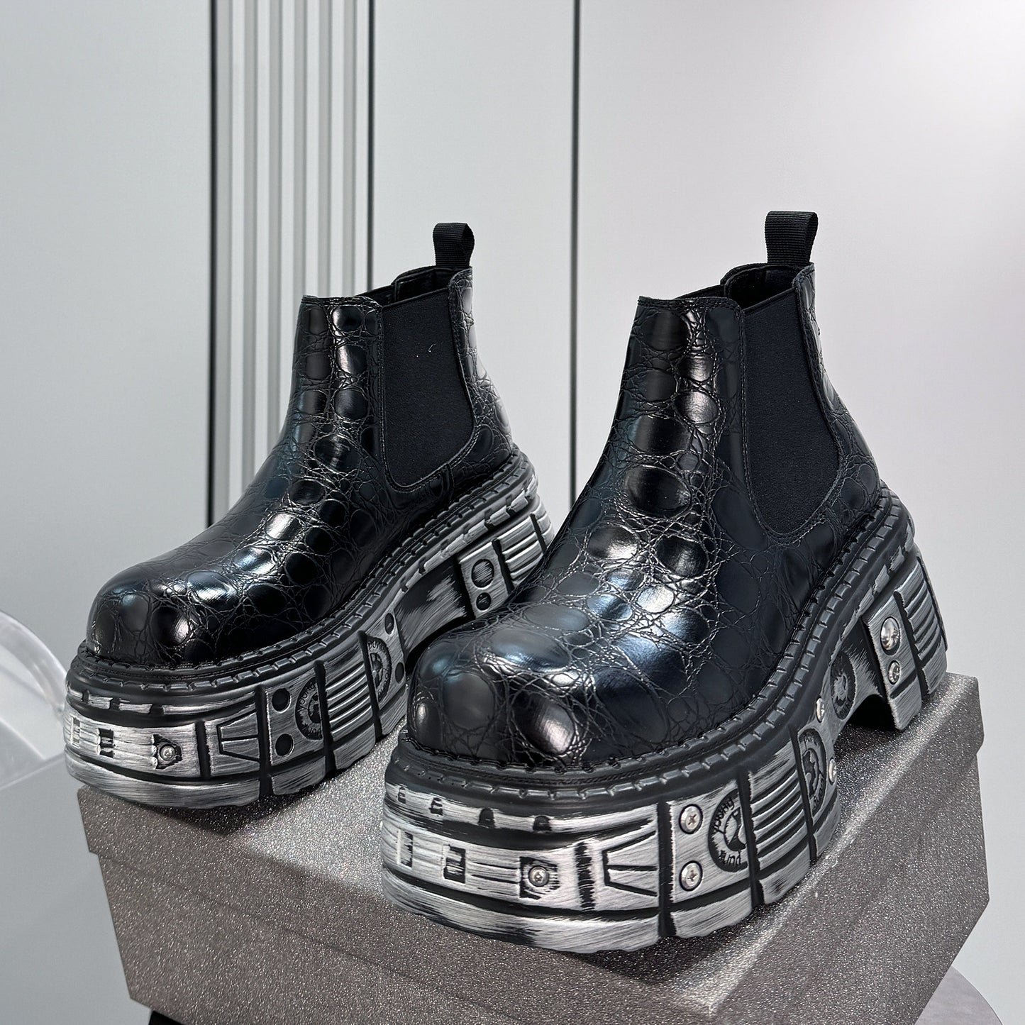 Croc Pattern Side Gore Platform Short Boots WN24580