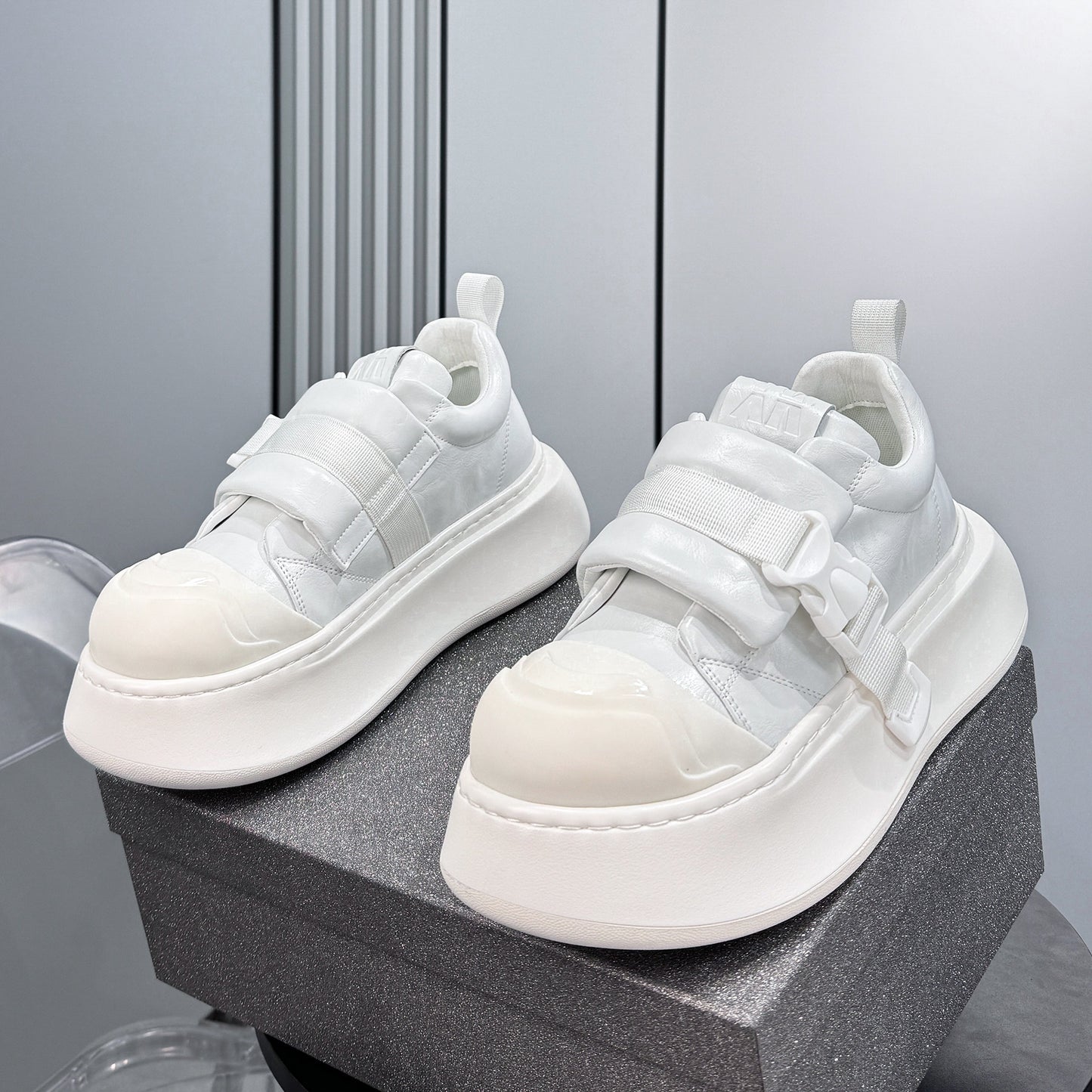 Strap Buckle Platform Thick Sole Sneakers WN24647