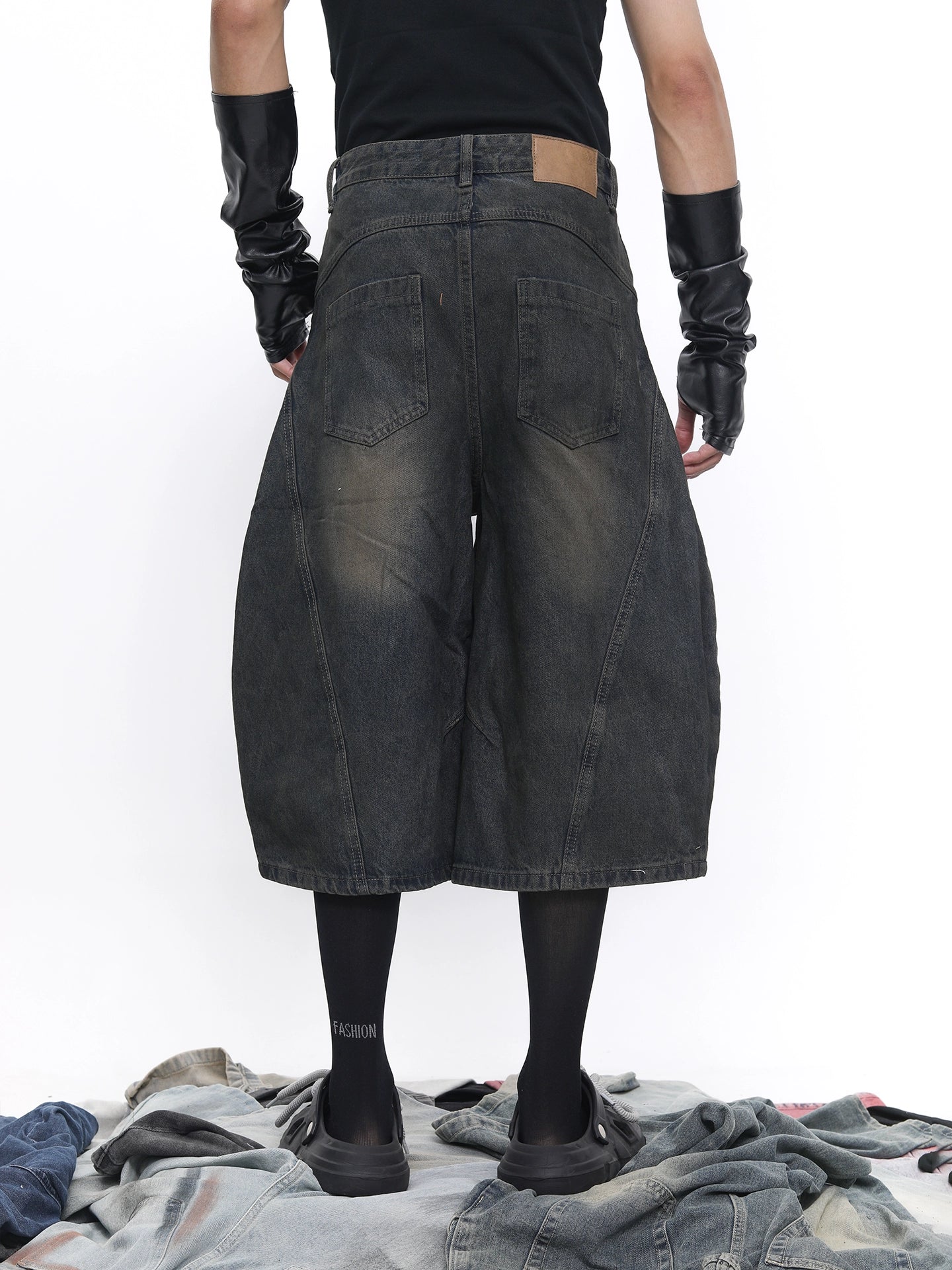 Deconstructed Curved Blade Design Wide Leg Half Denim Jeans WN18657