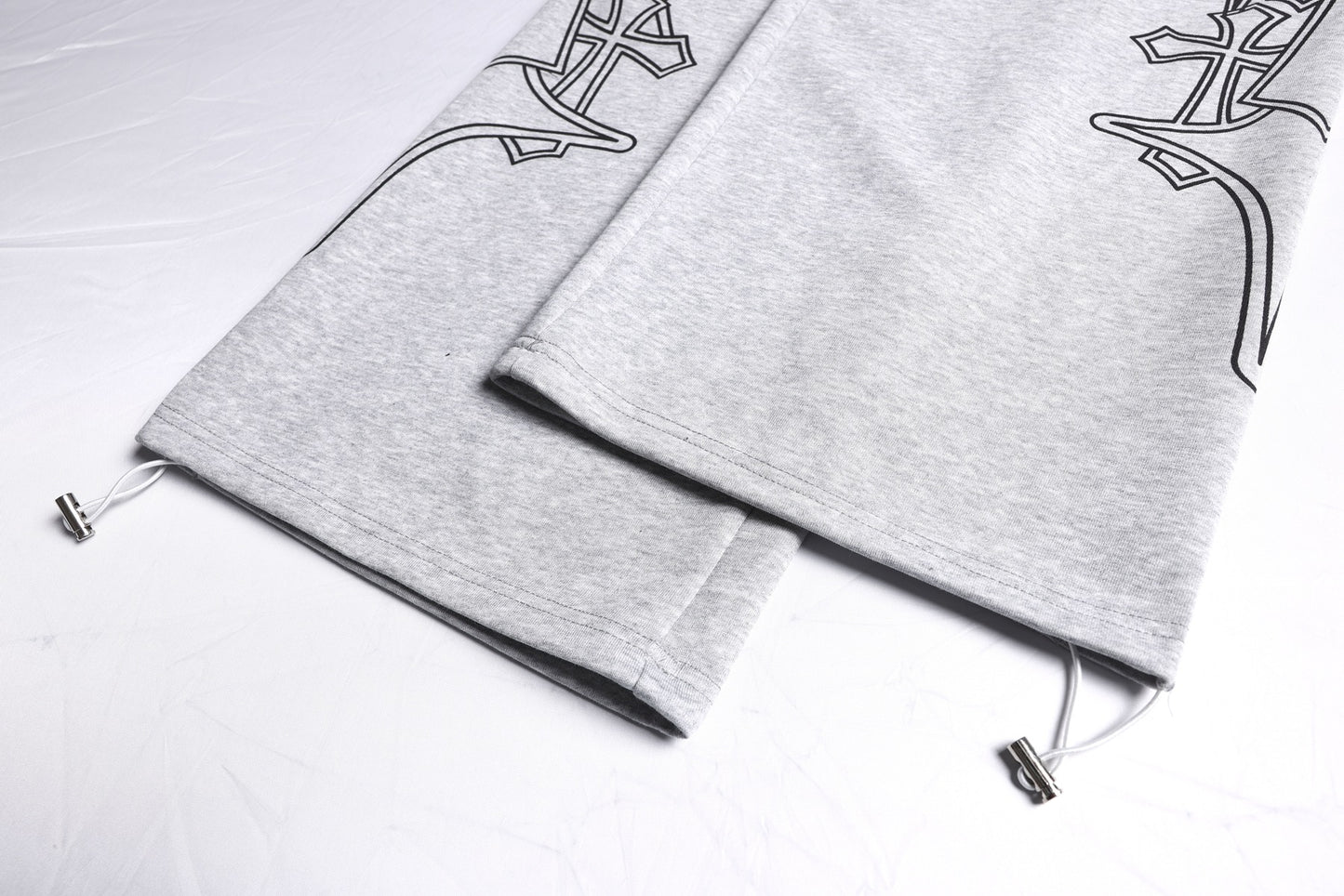 Letter Print Deconstruction Wide Leg Sweatpants WN26110
