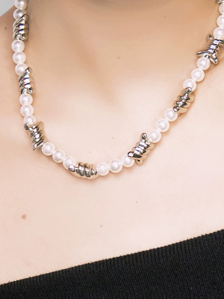 Barbed Wire Pearl Necklace WN21112