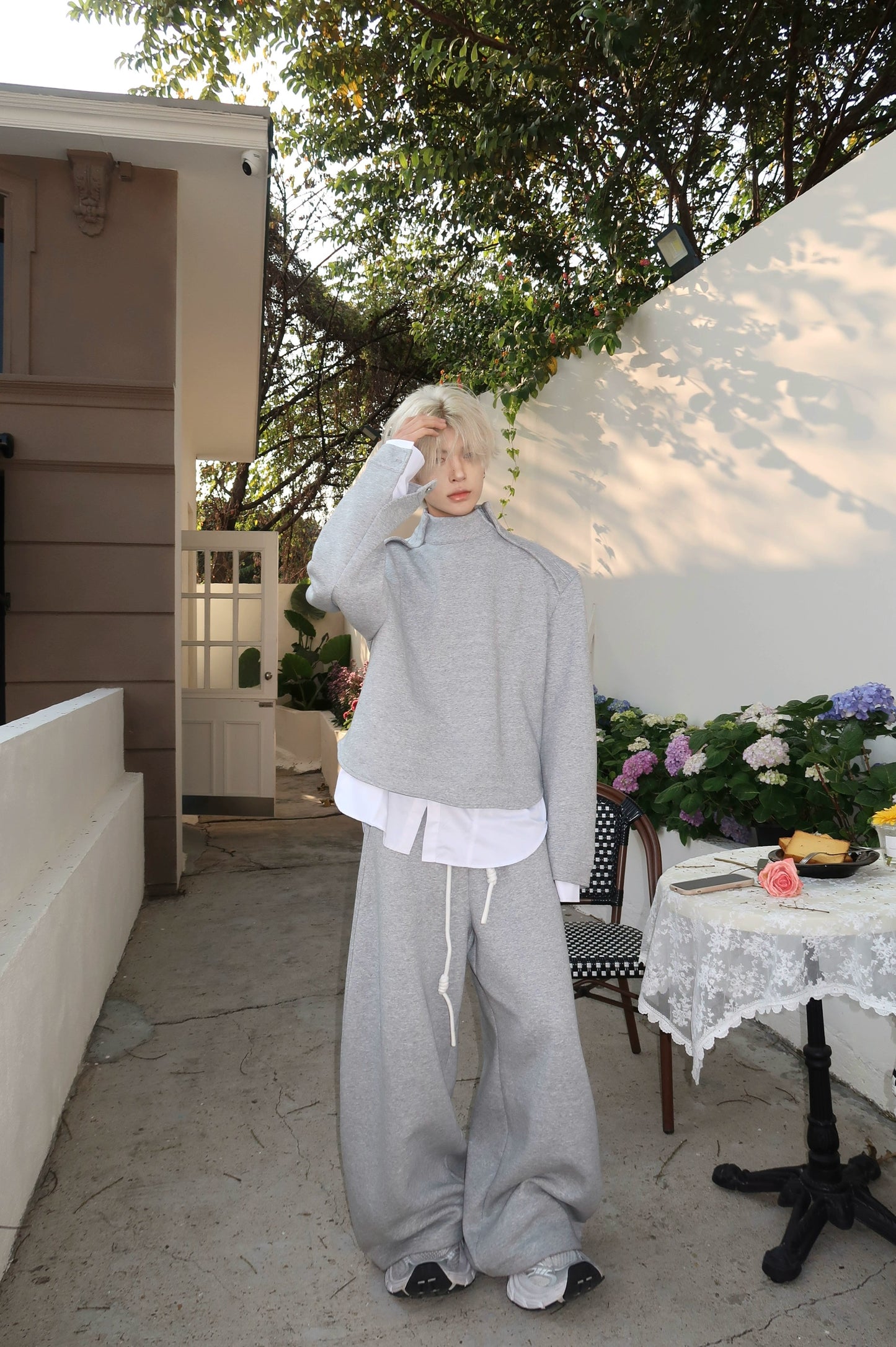Standing-Neck Zipper Design Pullover Sweatshirt WN19911