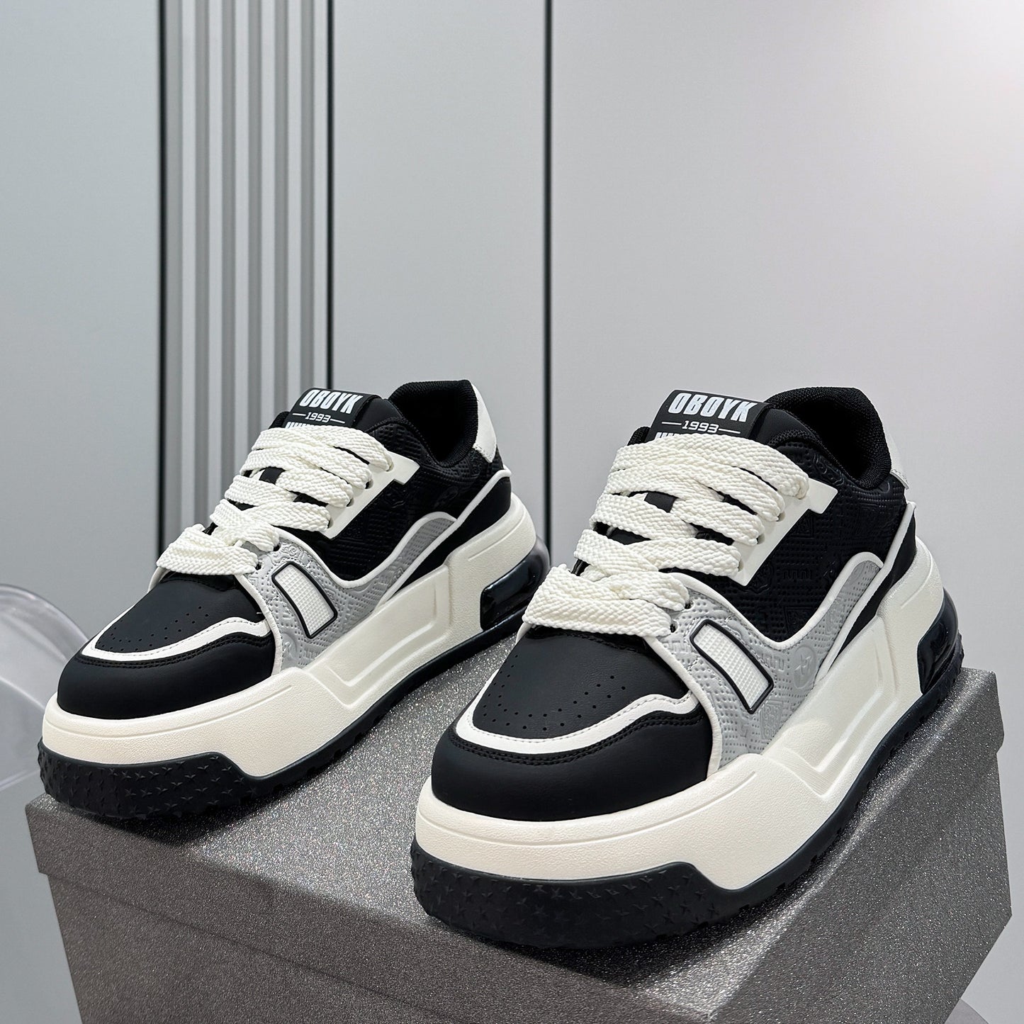Thick-Sole Height-Increasing Skate Sneakers WN24742