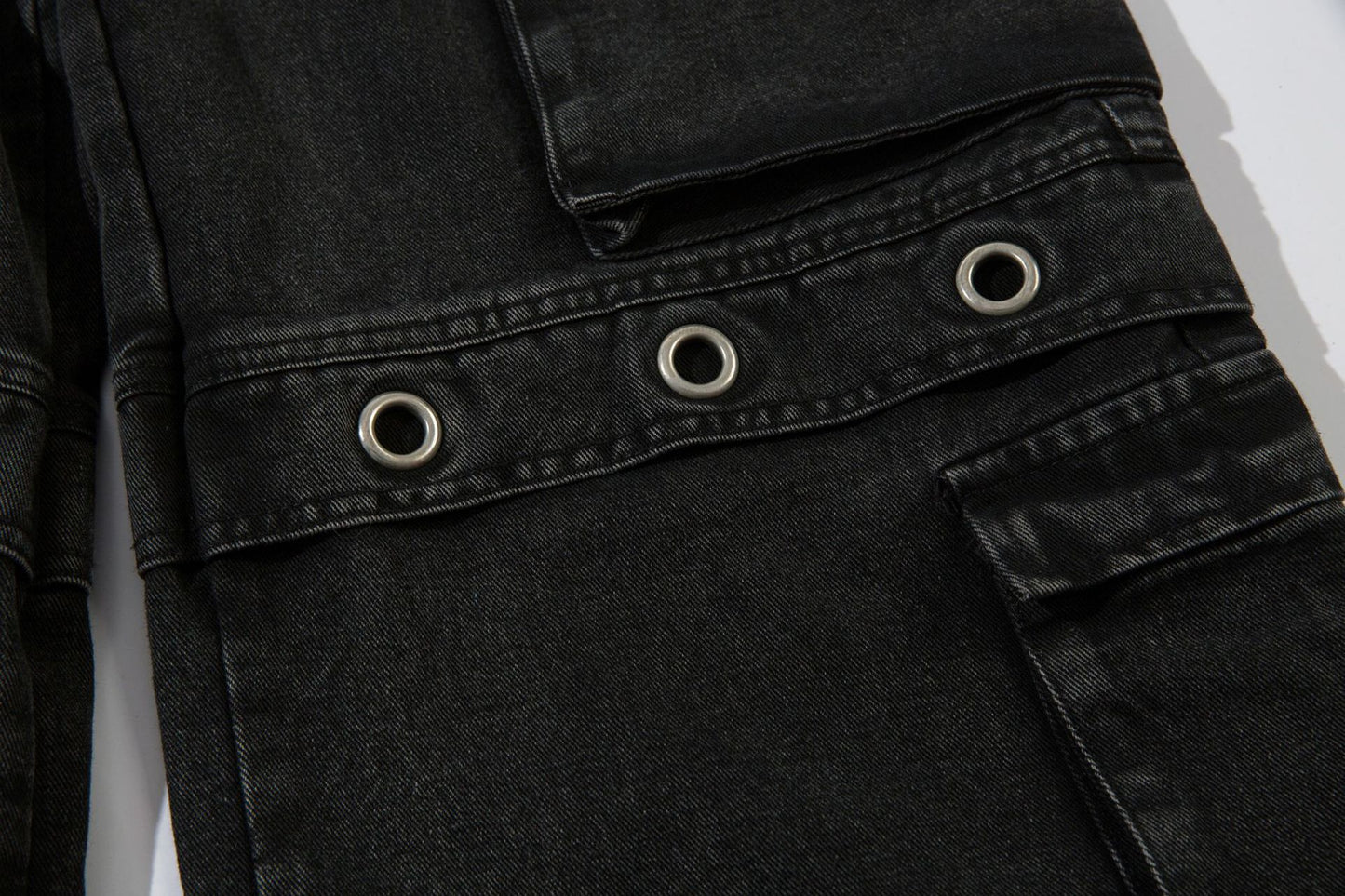 Washed Eyelet Cargo Denim Jeans WN25447