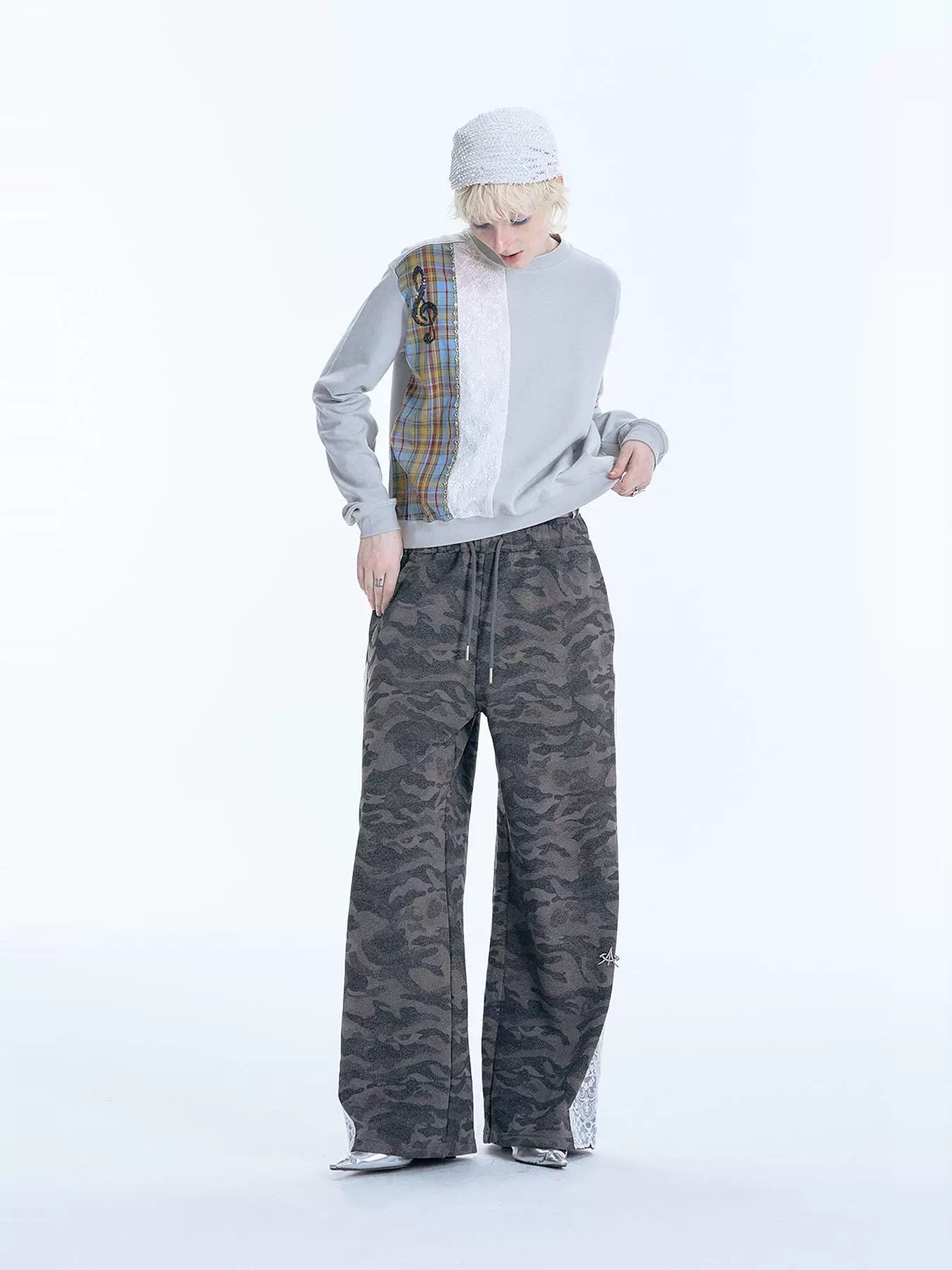 Patchwork Lace Cutout Sequin Embroidery Sweatshirt WN18947