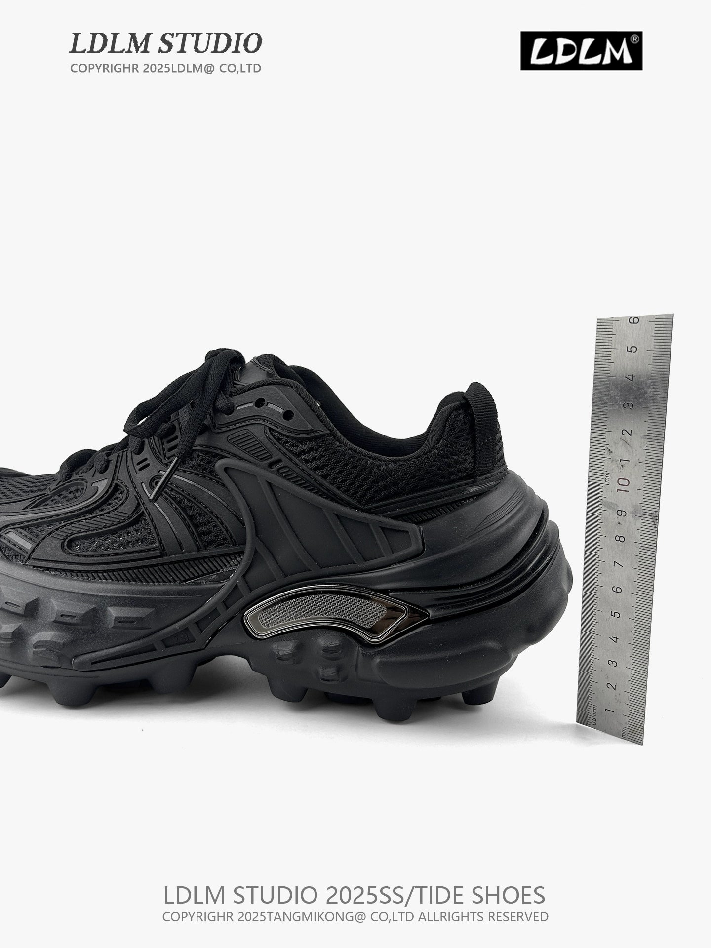 Lightweight Mesh Splicing Thick Sole Sporty Sneakers WN21254