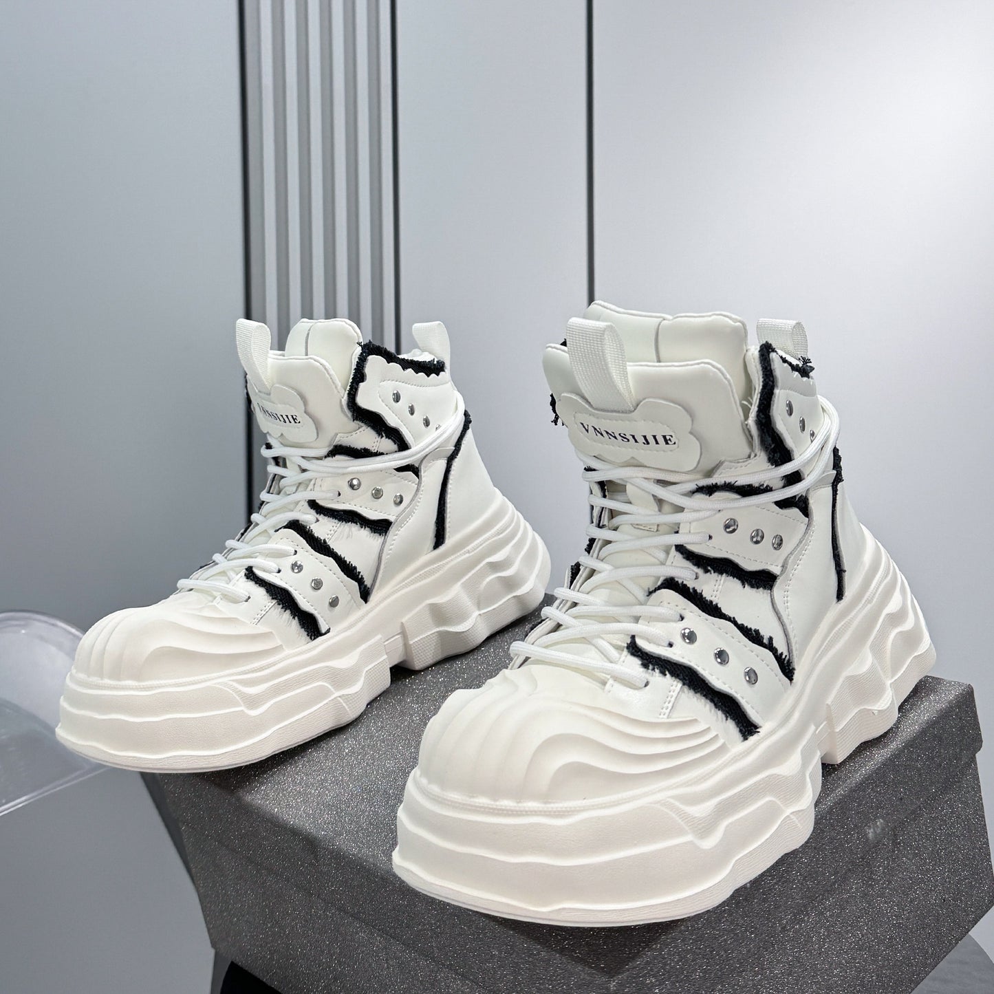 Studs Lace Up Platform Chunky Sole Sneaker WN24650