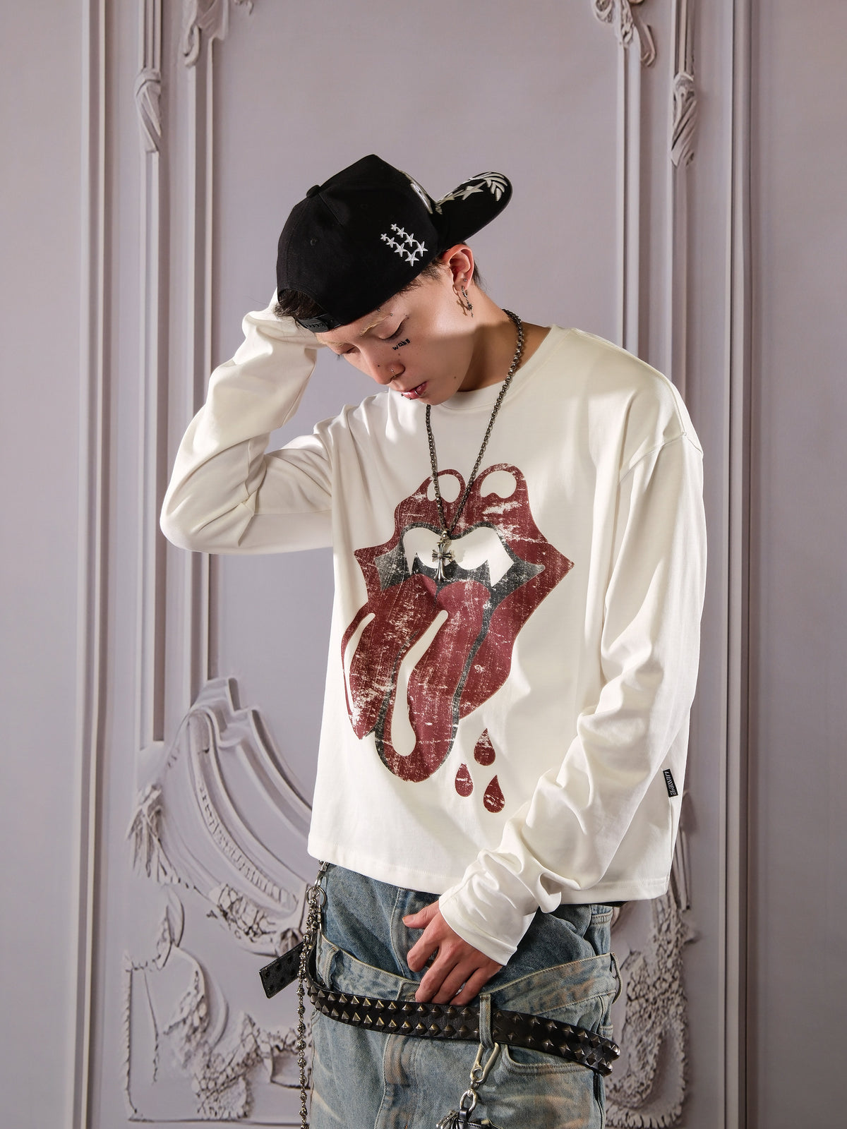 Lip Crack Letter Print Long Sleeve T-Shirt WN26647