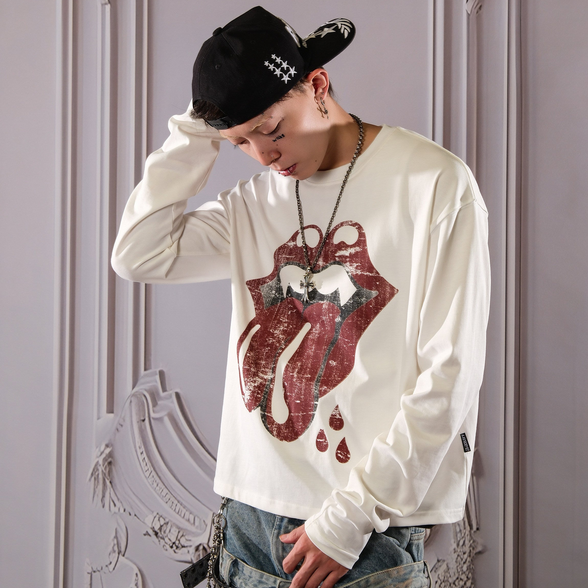 Lip Crack Letter Print Long Sleeve T-Shirt WN26647