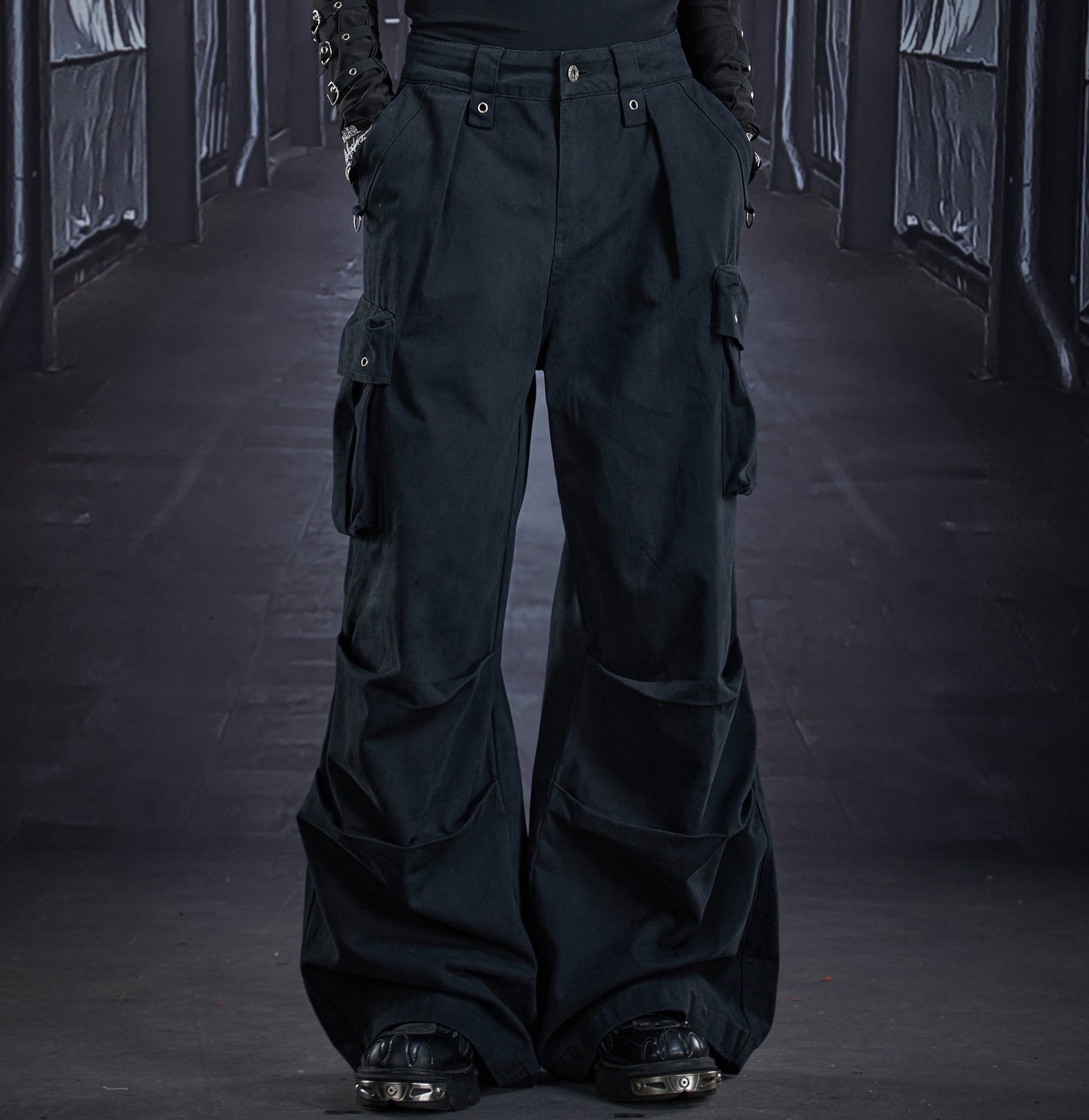 Deconstructed Patchwork Design Multi-Pocket Cargo Pants WN22832