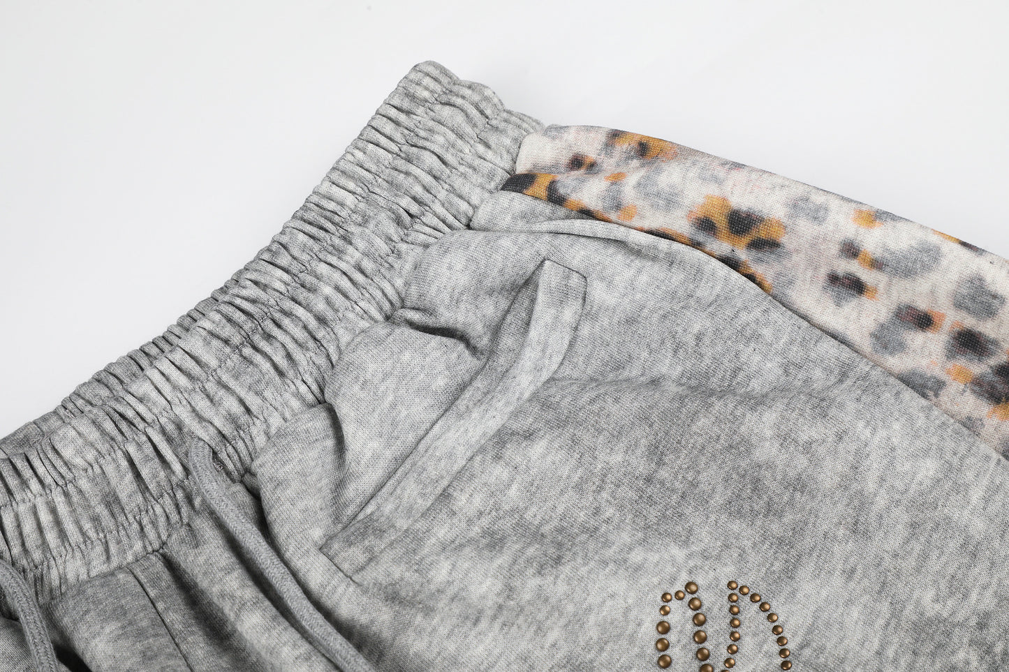 Leopard Print Curved Studs Wide Leg Sweatpants WN25700