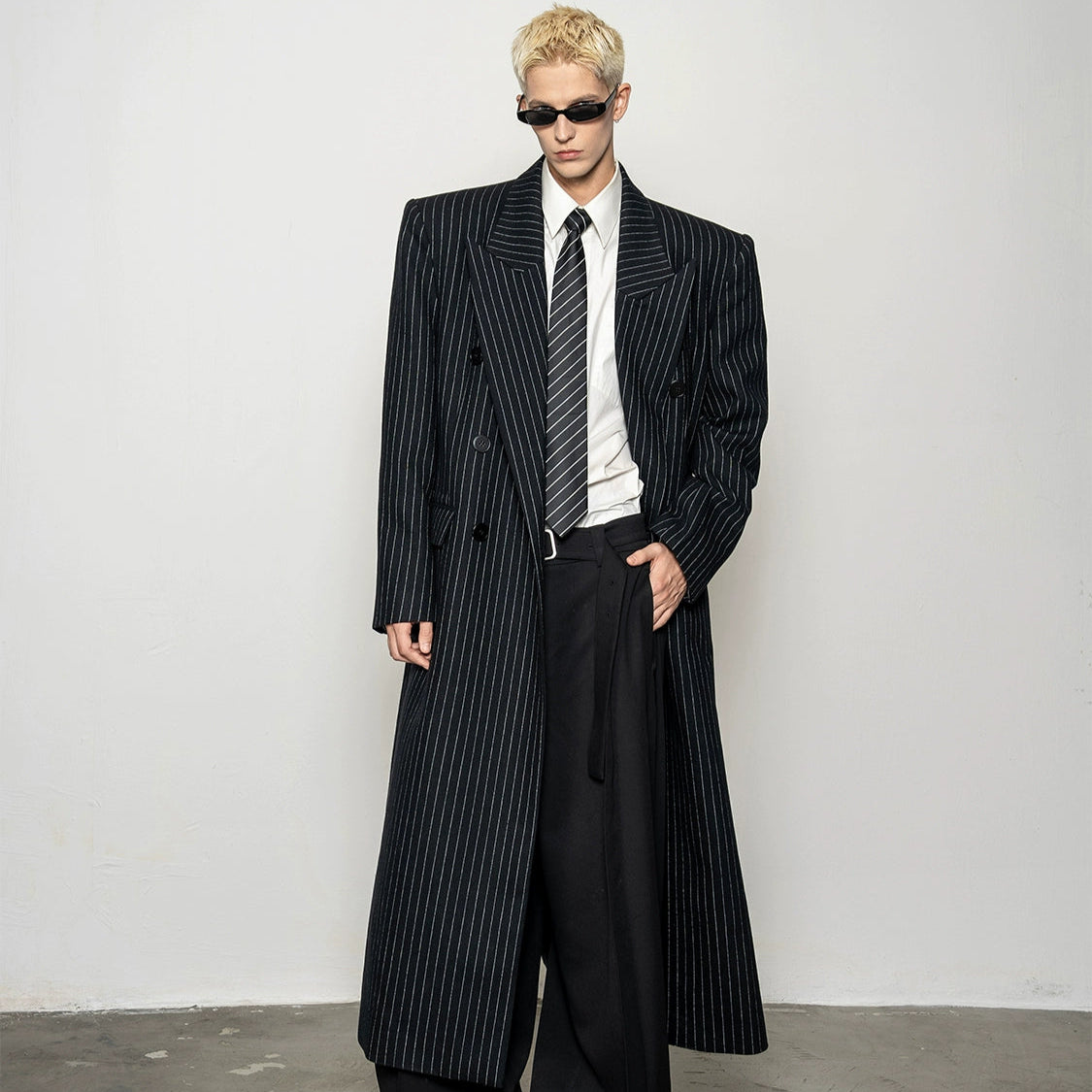 Stripe Design Wide Shoulder Coat WN20874