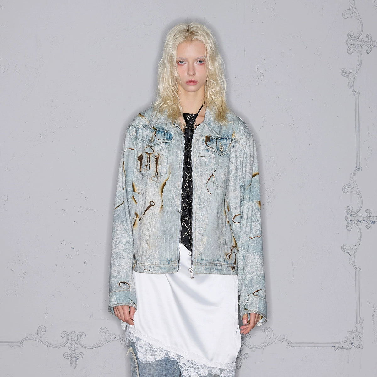 Burnout Lace Patchwork Key Print Washed Denim Jacket & Denim Jeans Setup WN17885