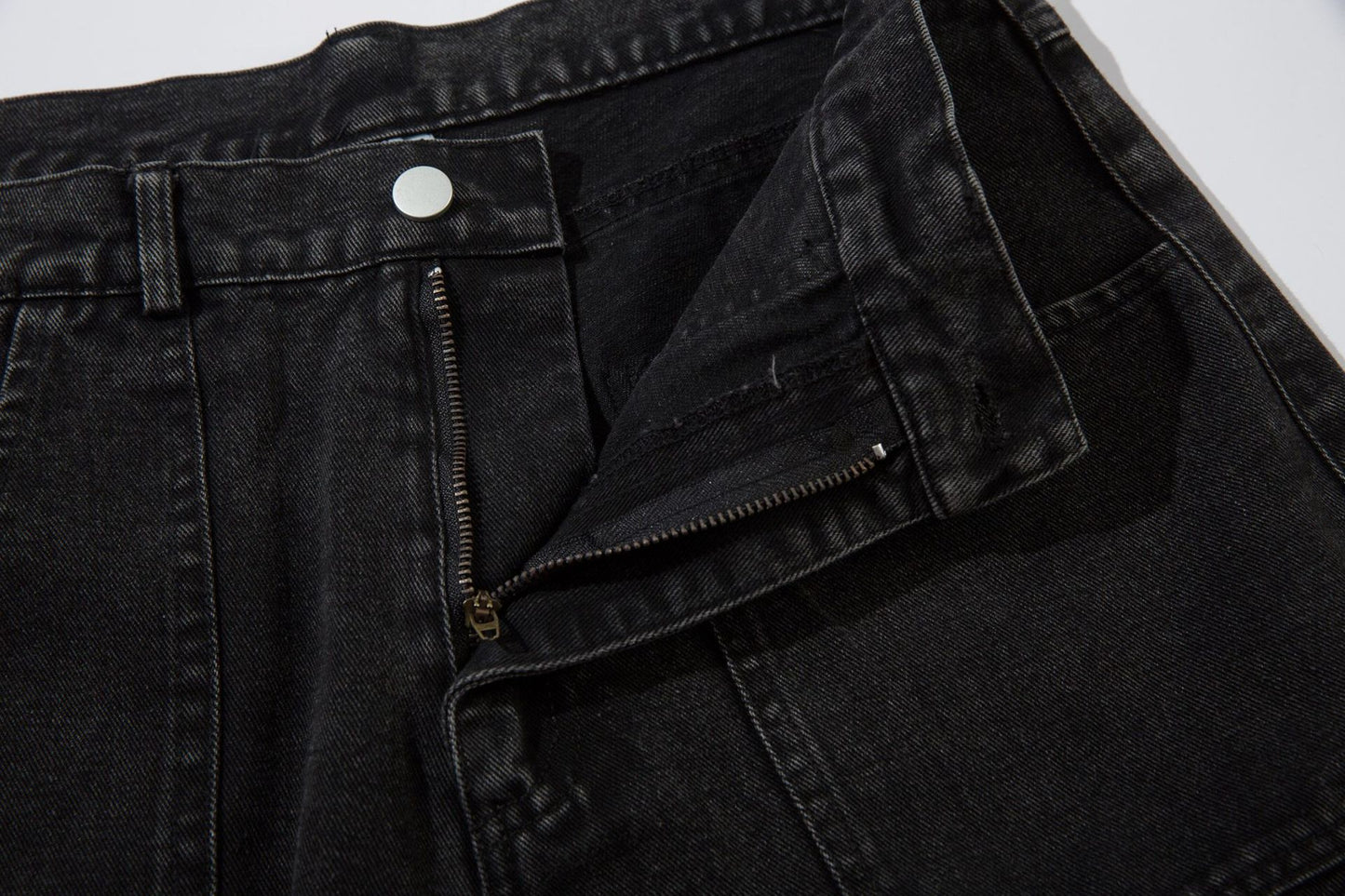 Washed Eyelet Cargo Denim Jeans WN25447