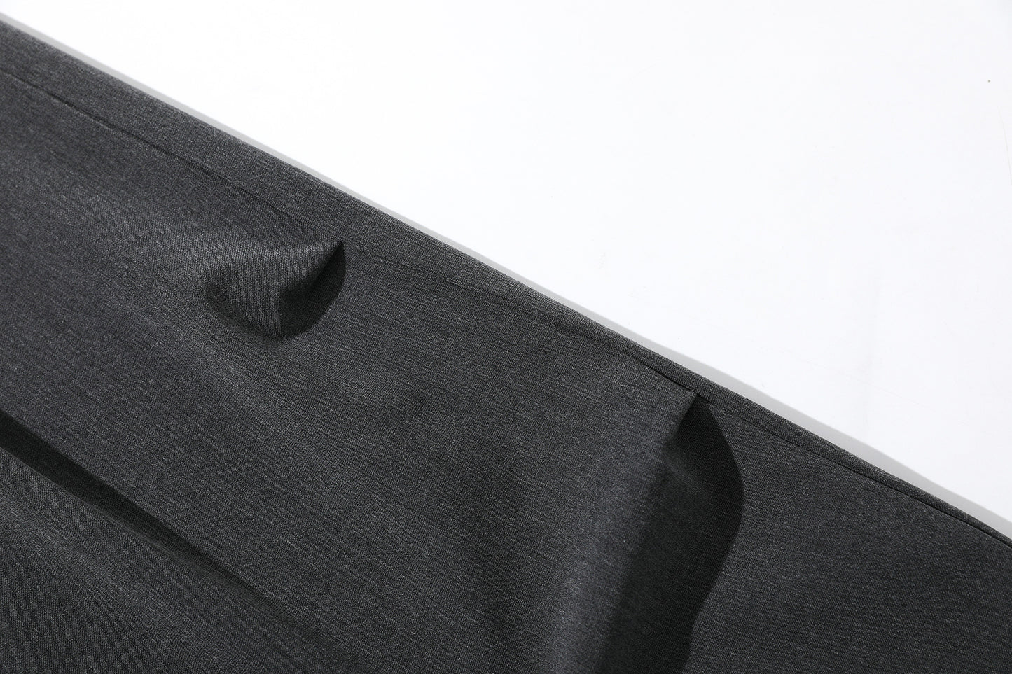 Deconstruction Pleats Curved Trousers WN26012