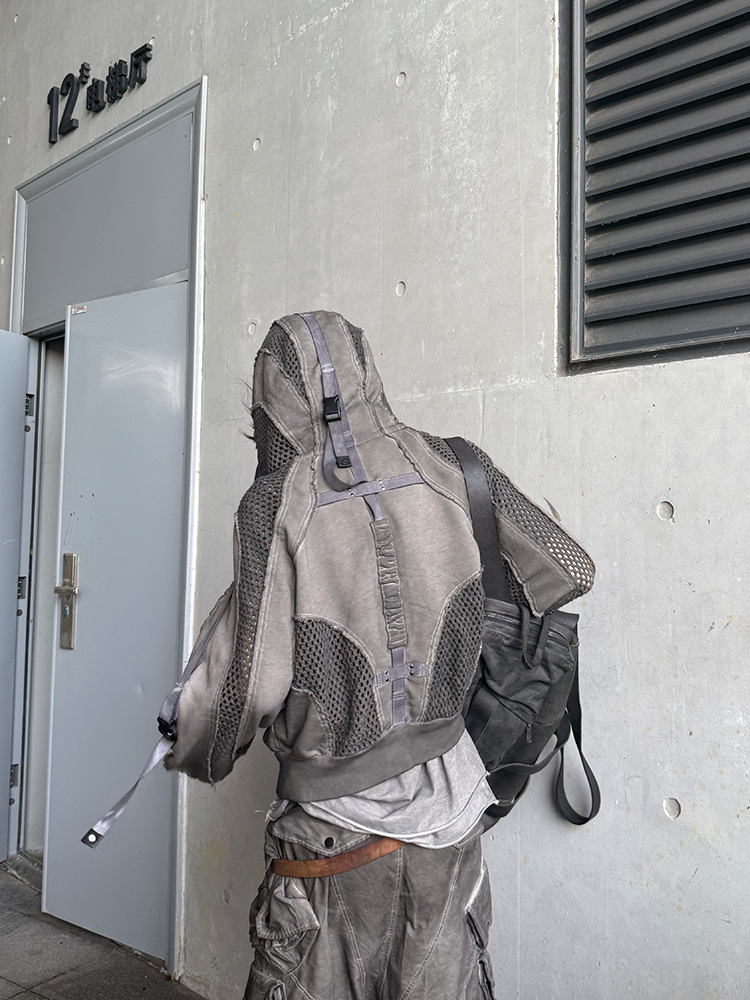 Deconstructed Mesh Patch Washed Zipper Hoodie WN21987