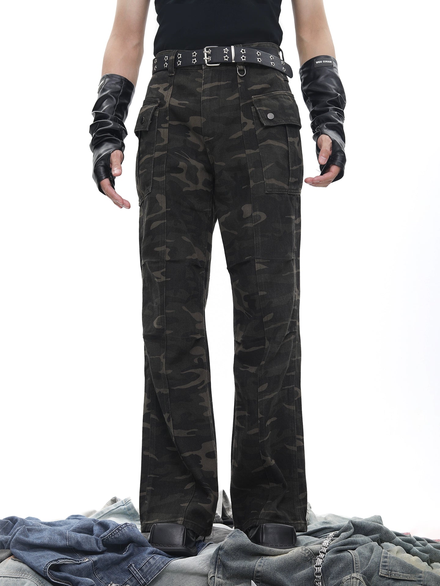 Straight Leg Camouflage Multi-Pocket Cargo Denim Jeans WN18647