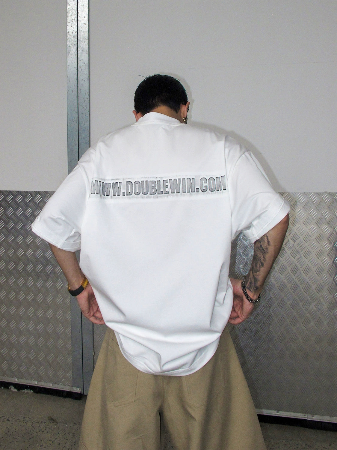 Graphic Letter Emboss Print Short Sleeve T-Shirt WN20868