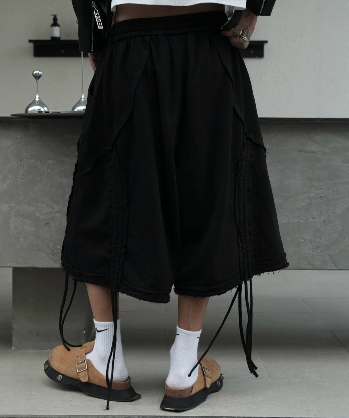 Heavyweight Washed Frayed Strap Wide Leg Half Pants WN27876