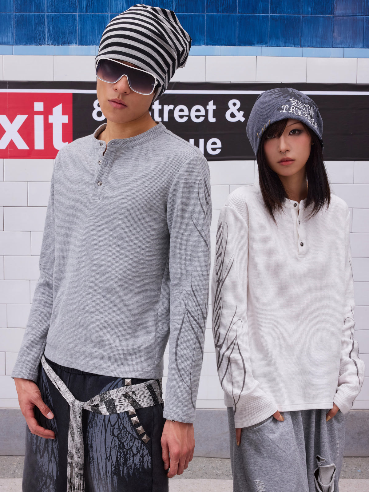 Henley Neck Ribbed Sleeve Graphic Long Sleeve T-Shirt WN27218