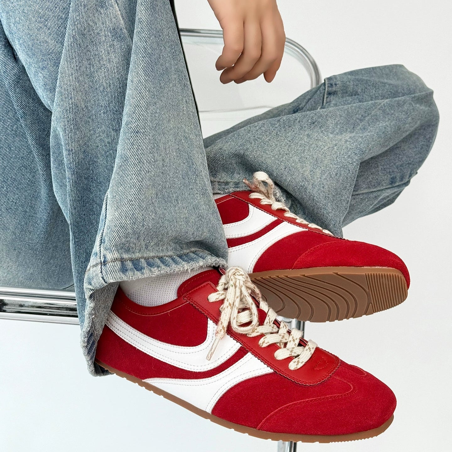 Flat Bottom Design Sneakers WN19140