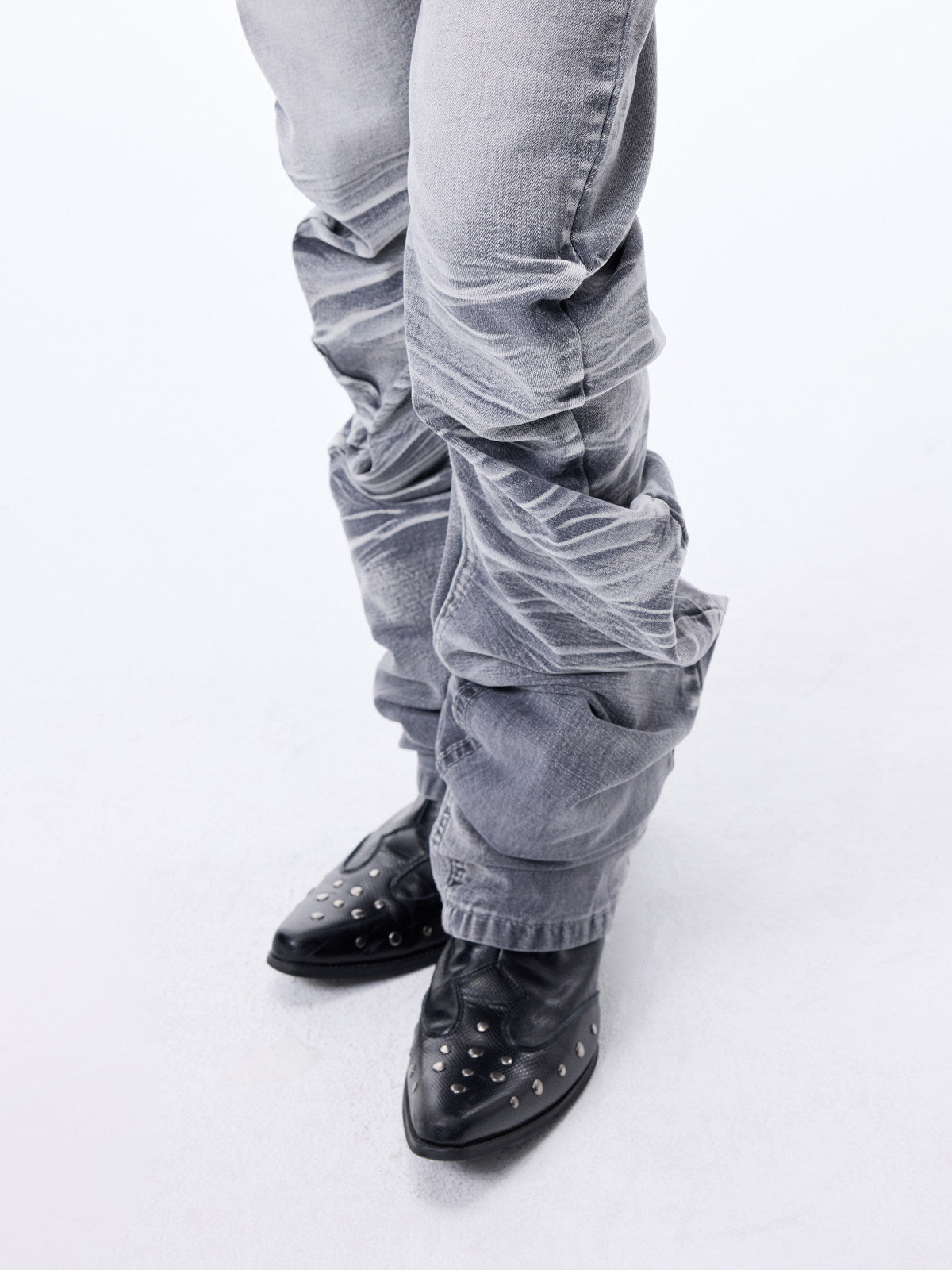 Whisker Washed Curved-Cut Skinny Denim Jeans WN27328