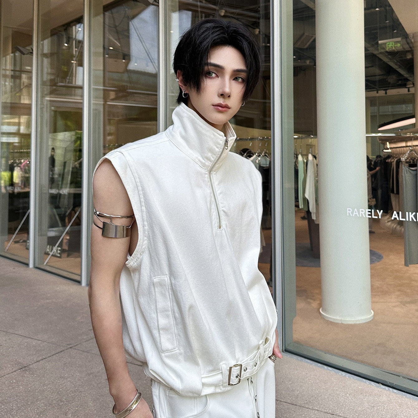 Standing-Collar Sleeveless T-Shirt WN25134