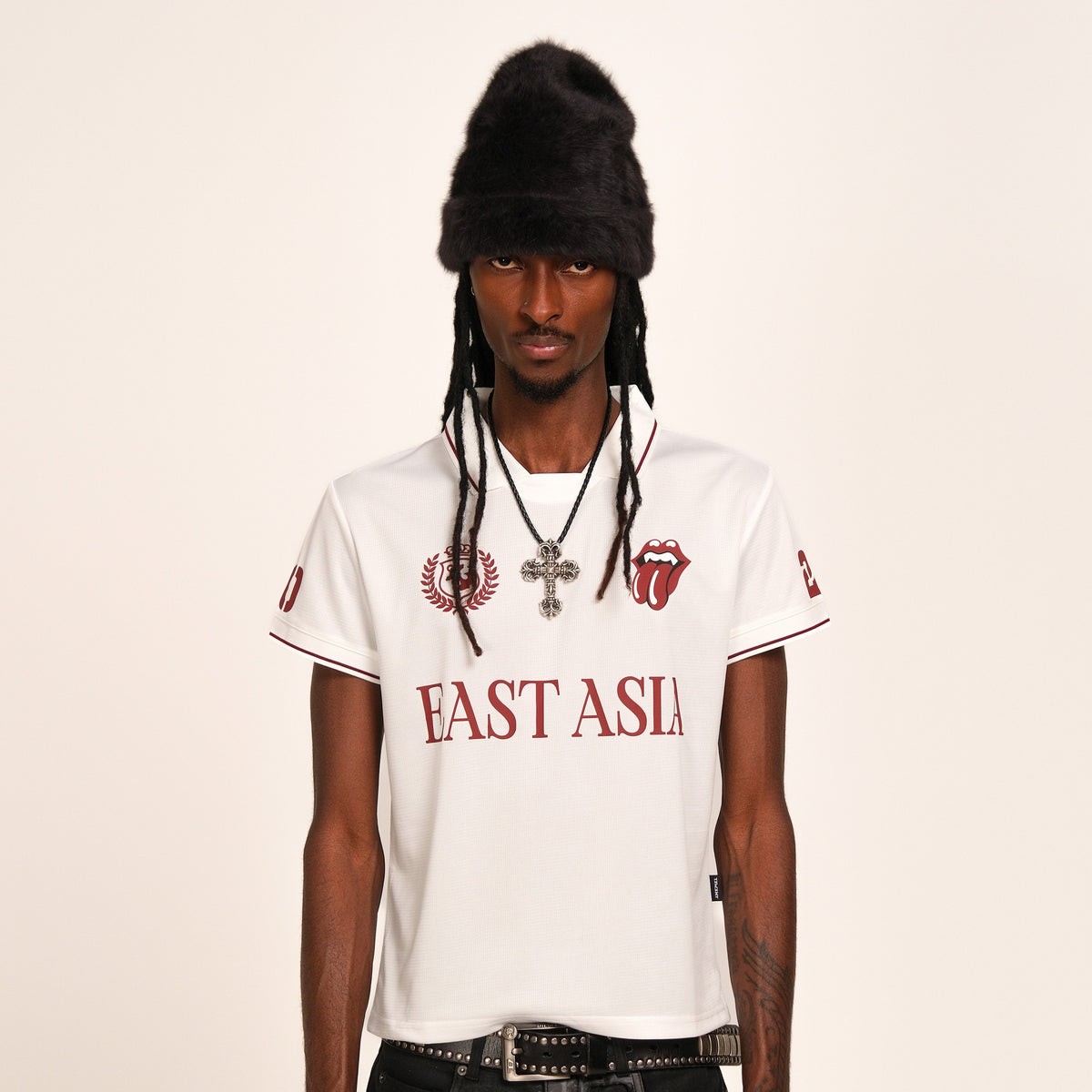 Sporty Lip Badge Short Sleeve T-Shirt WN26628
