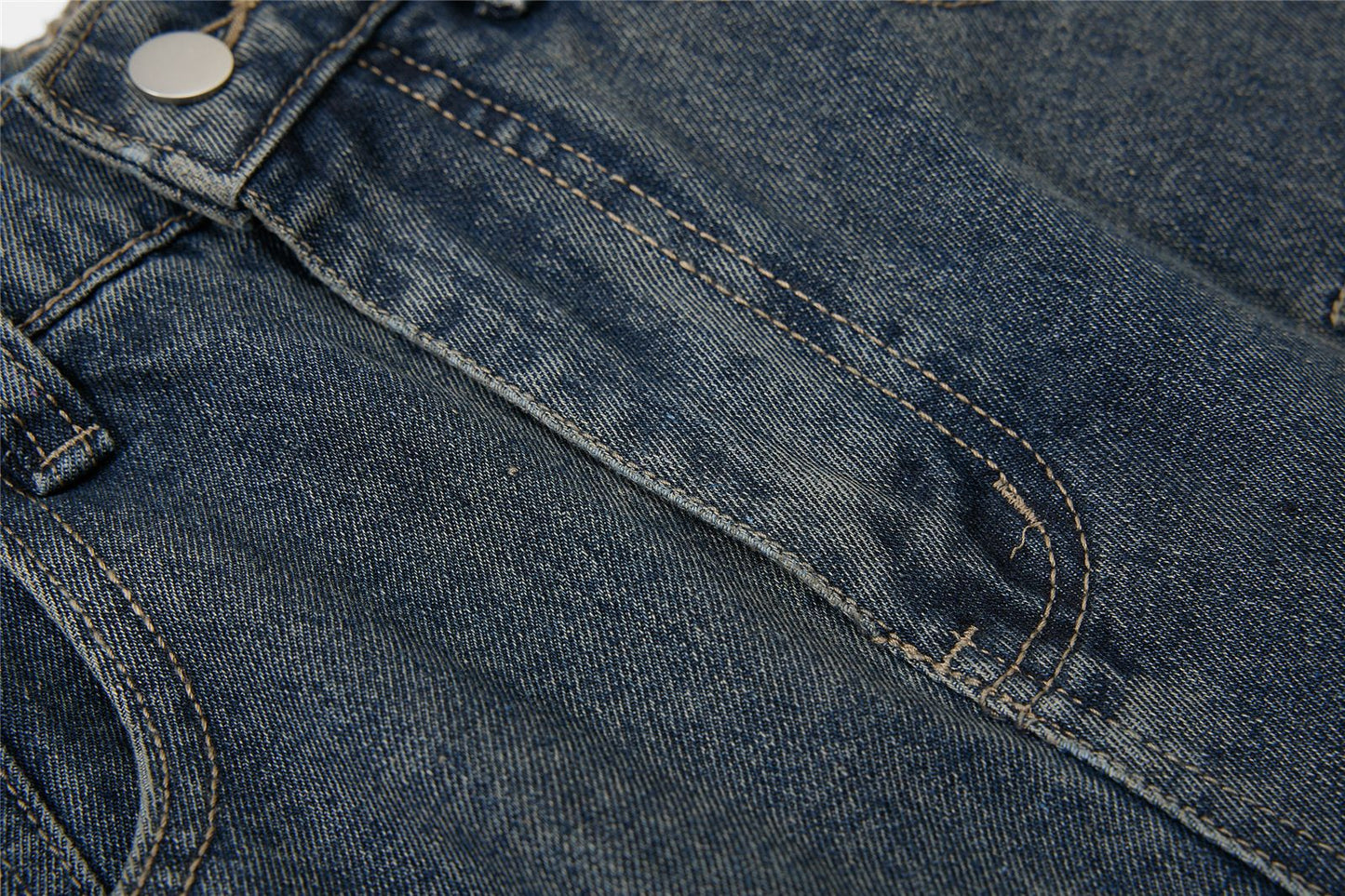 Washed Damage Multi-Pocket Curved Leg Denim Jeans WN26807