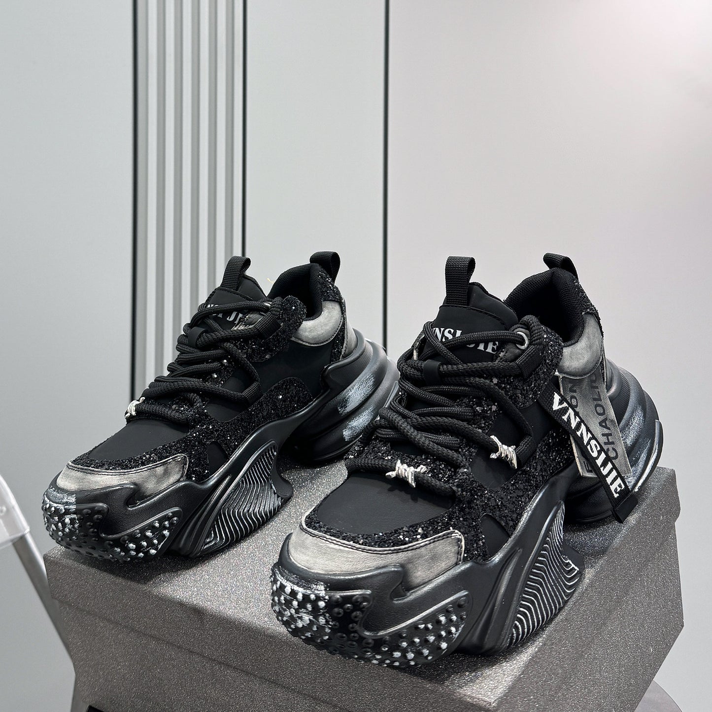 Glitter Strap Metallic Air Sole Sneakers WN24708