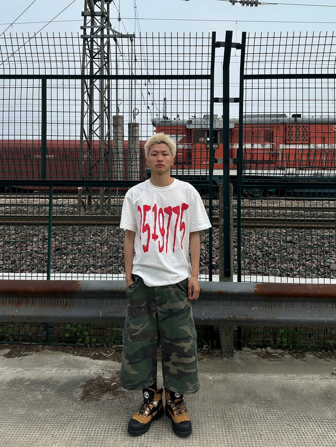 Graphic Letter Design Short Sleeve T-Shirt WN19103