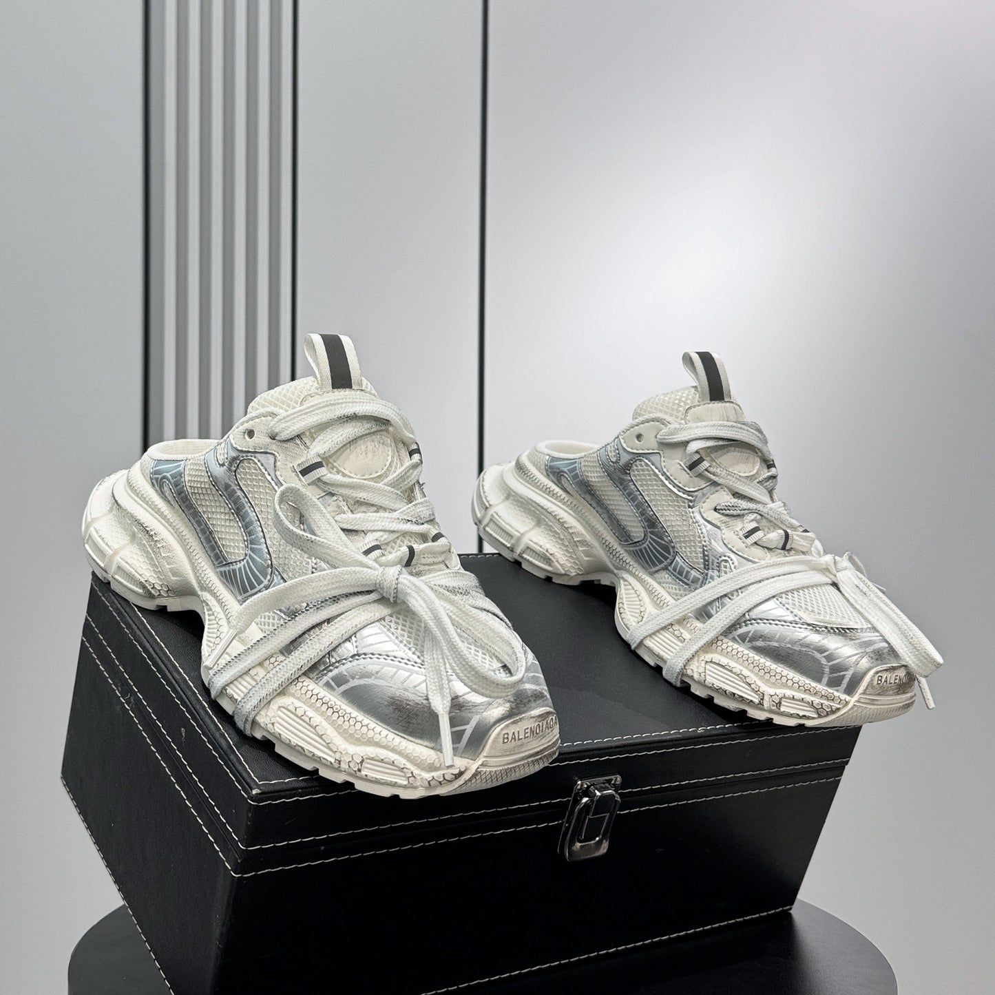 Metallic Panel Rope Lace Slip-On Shoes WN24630