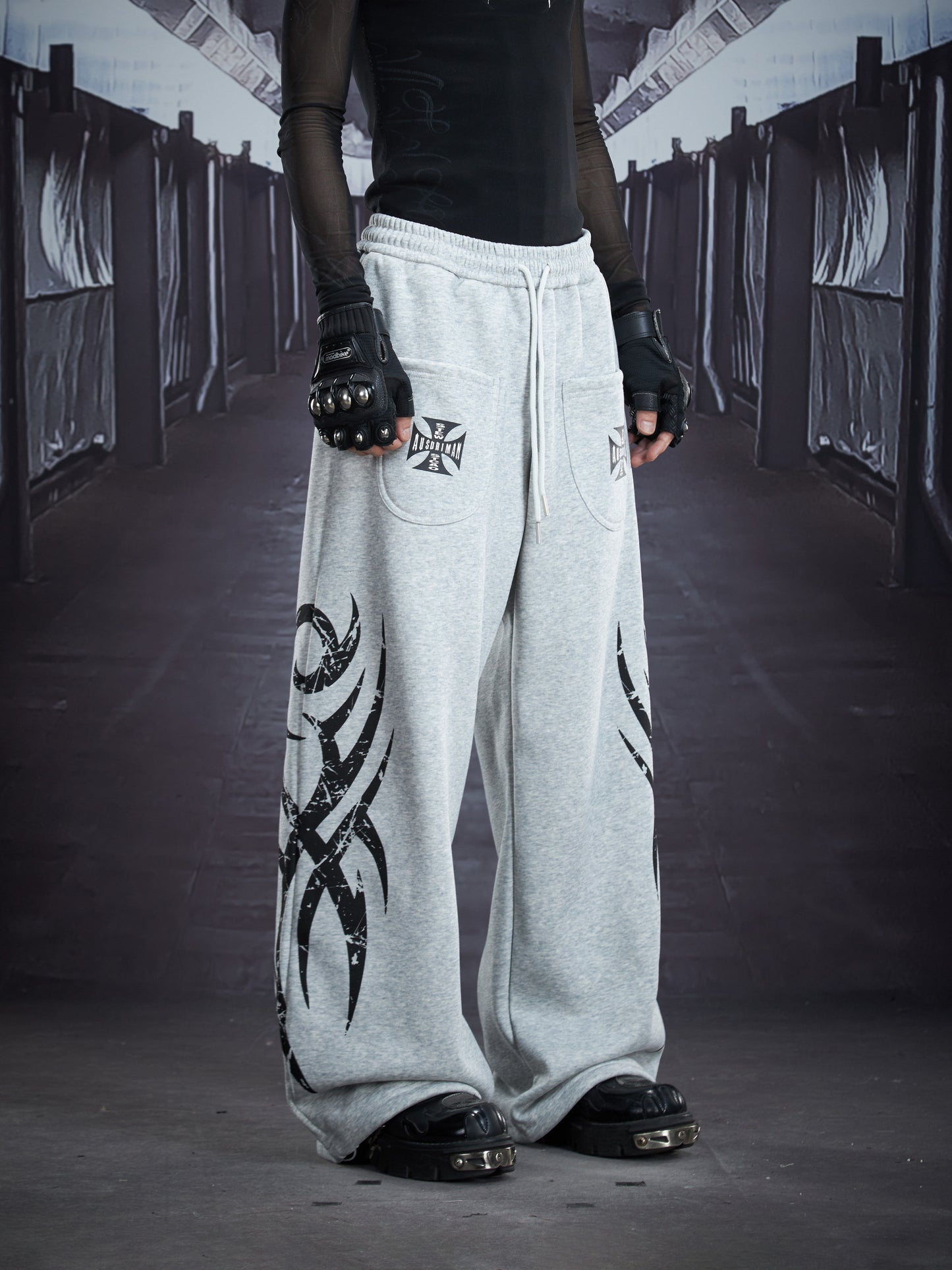 Totem Print Elastic Waist Fleece Lining Straight Sporty Pants WN22885