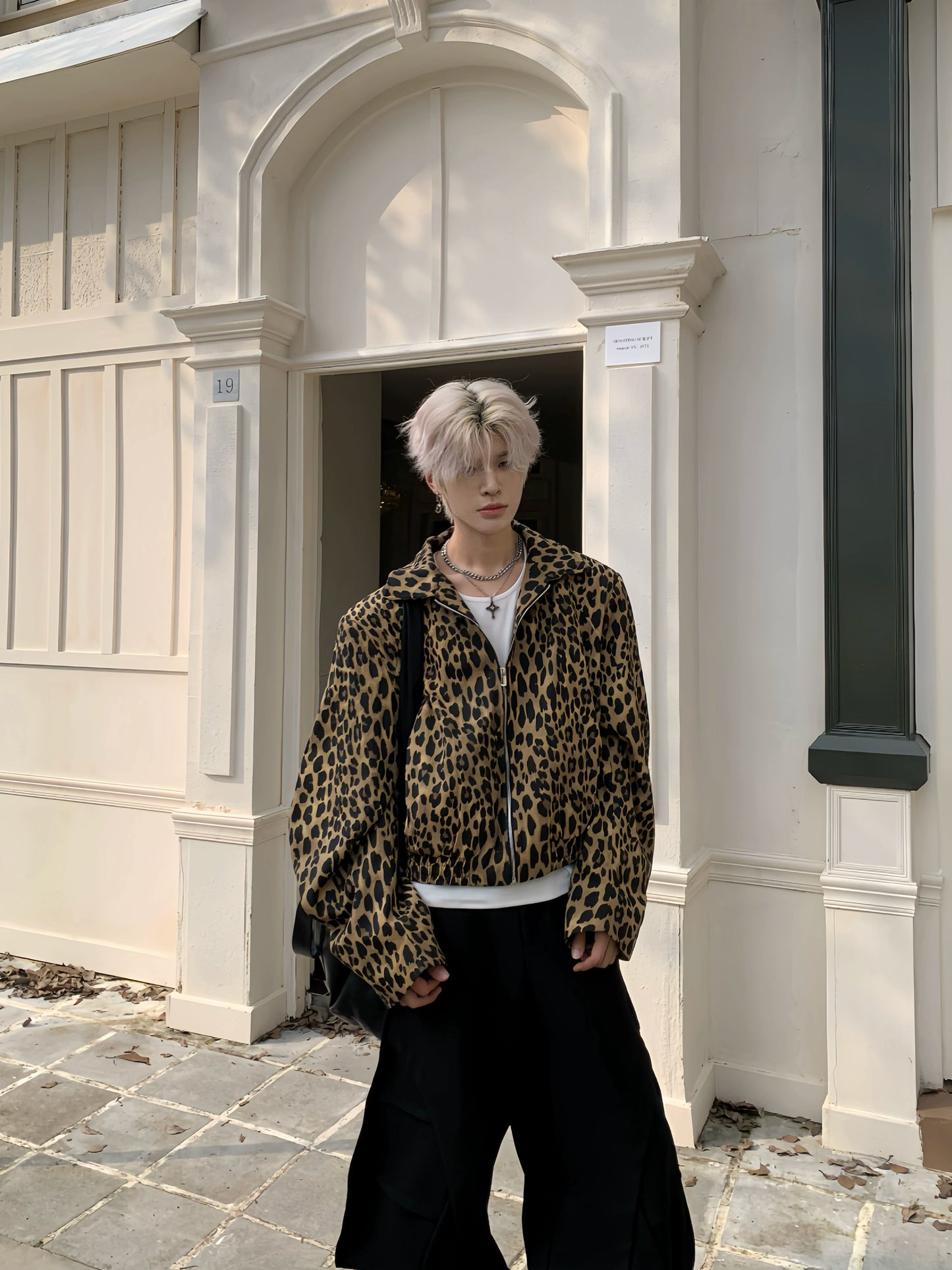 Leopard Print Curved Sleeve Short Zipper Jacket WN19916