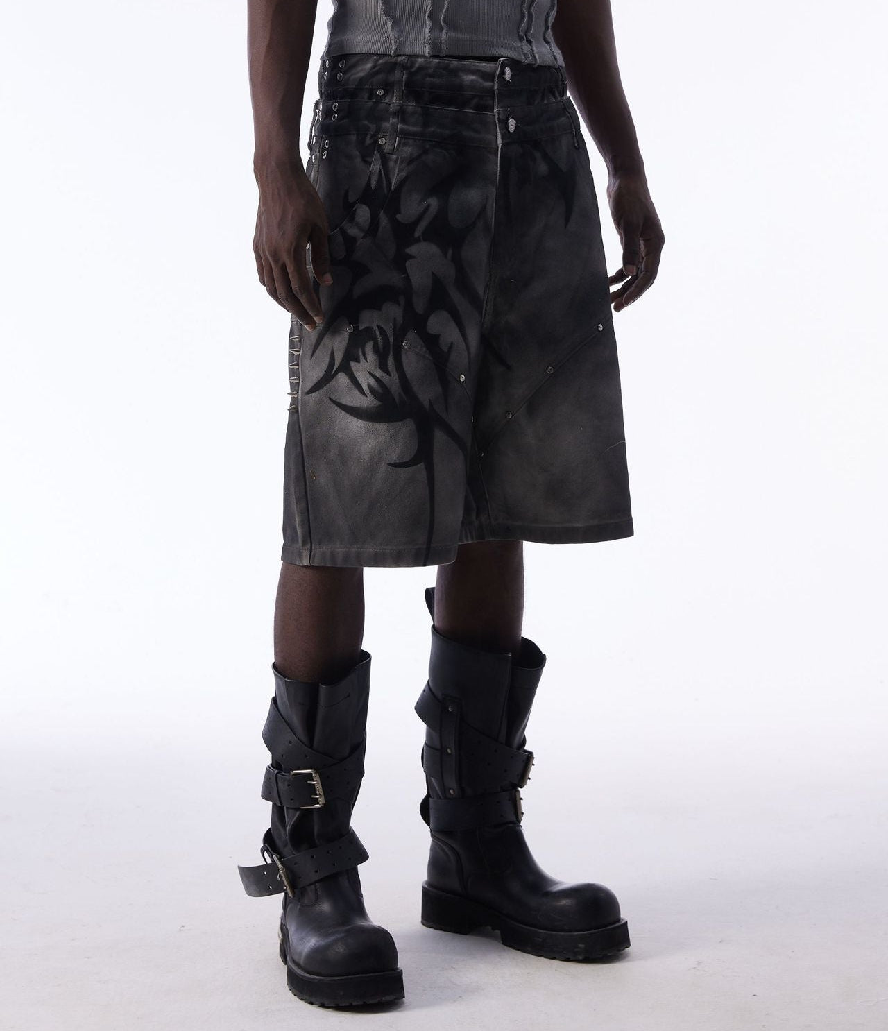 Washed Graffiti Dirty-Dye Denim Half Pants WN25741