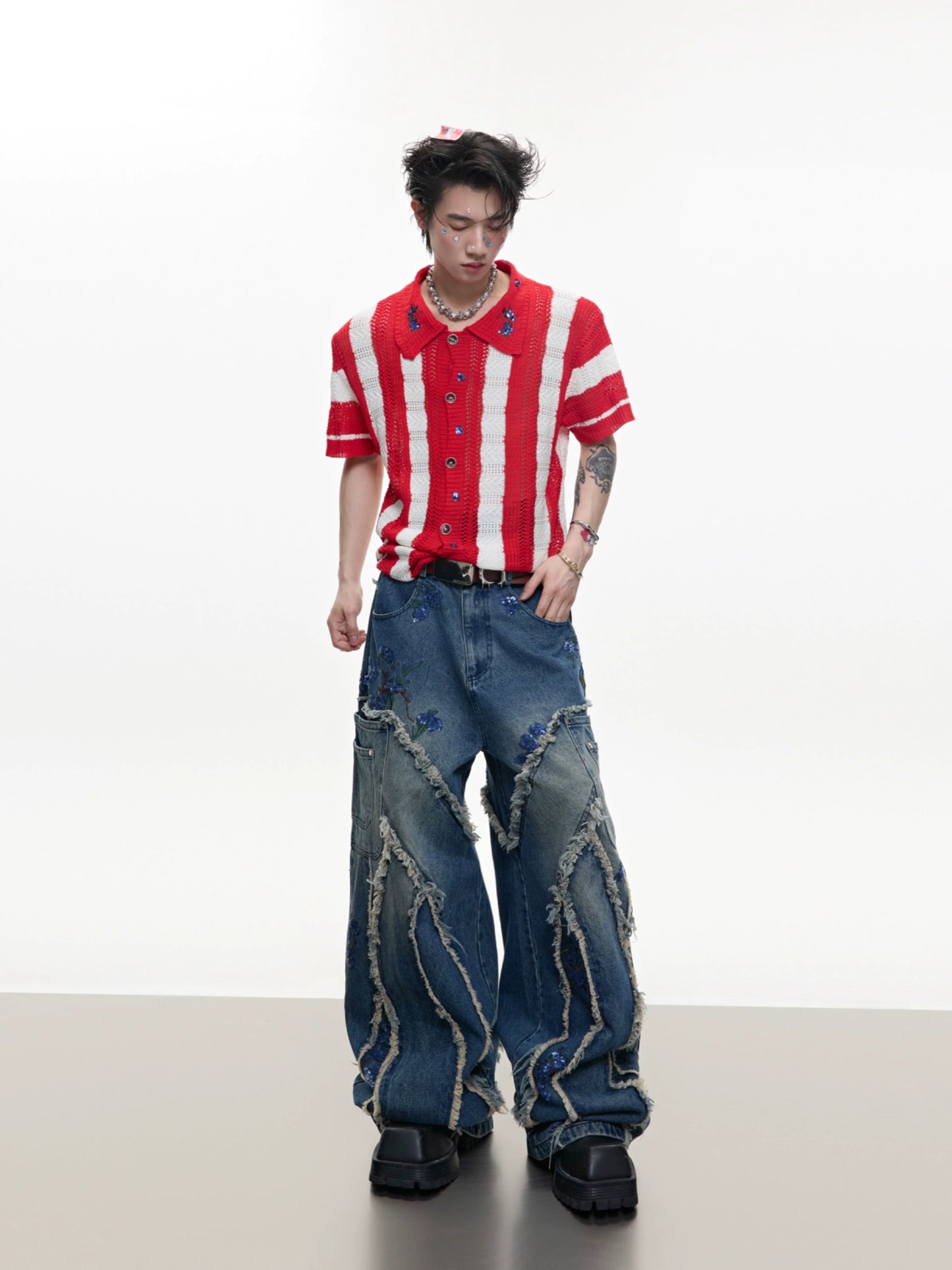 Sequin Embroidery Curved Raw Hem Wide Leg Denim Jeans WN18361