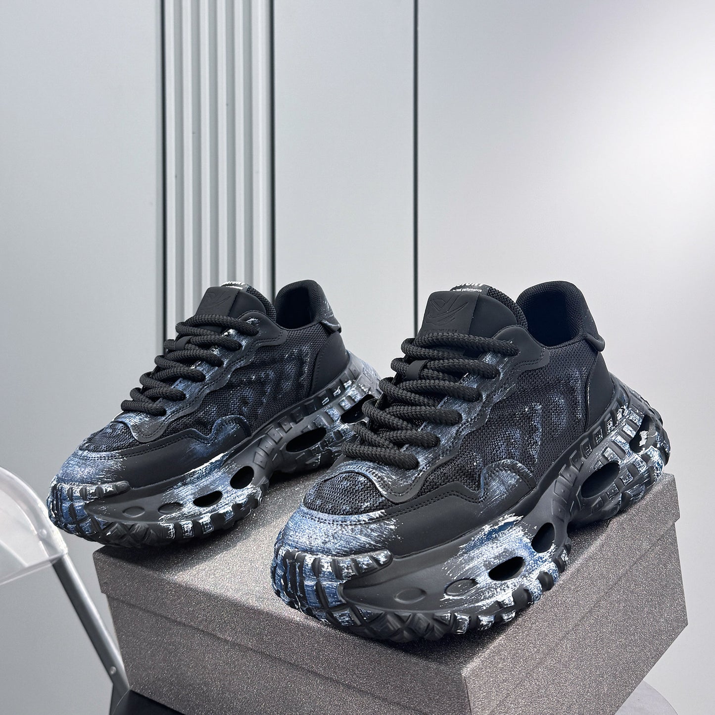 Damage Graffiti Print Chunky Sole Sneakers WN24585