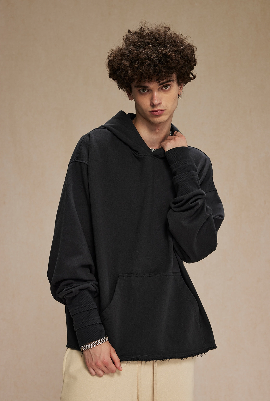 Cut-off Design Thumb Hole Oversize Hoodie WN9982