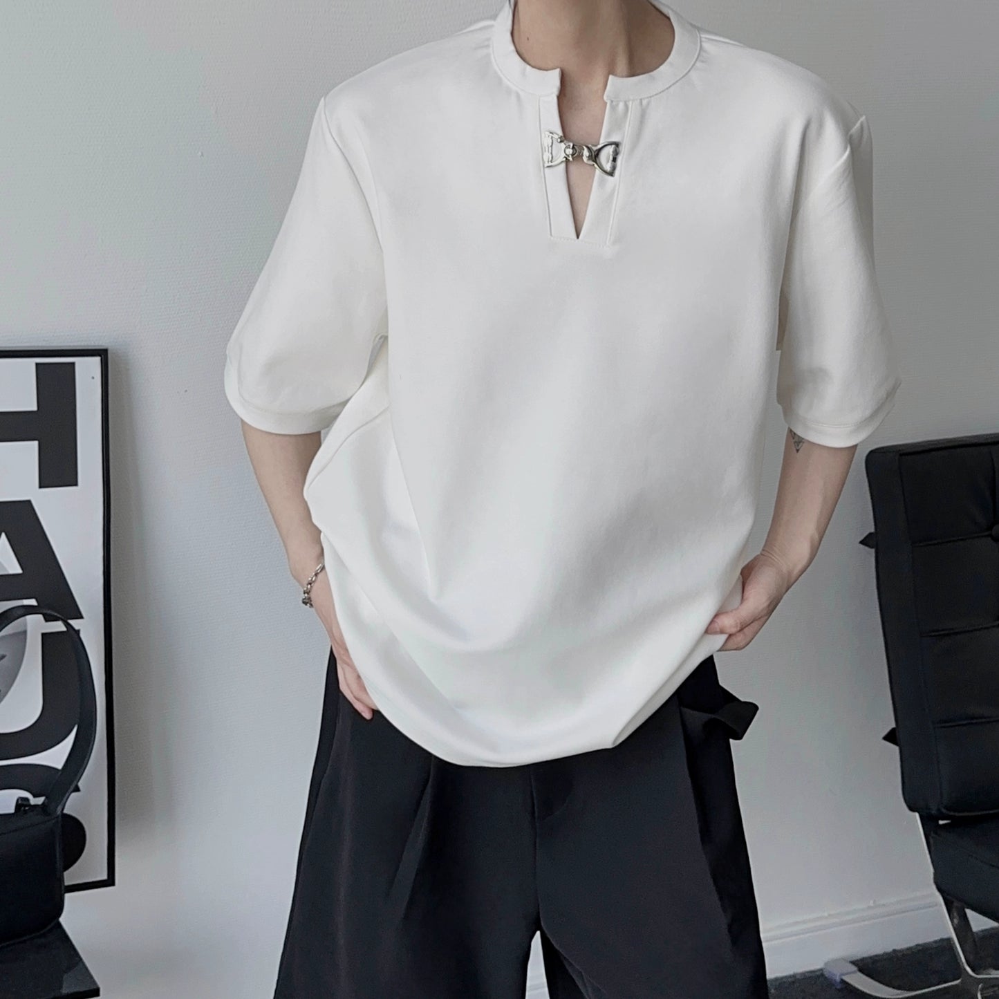 Minimalist V-Neck Short Sleeve T-Shirt WN19340