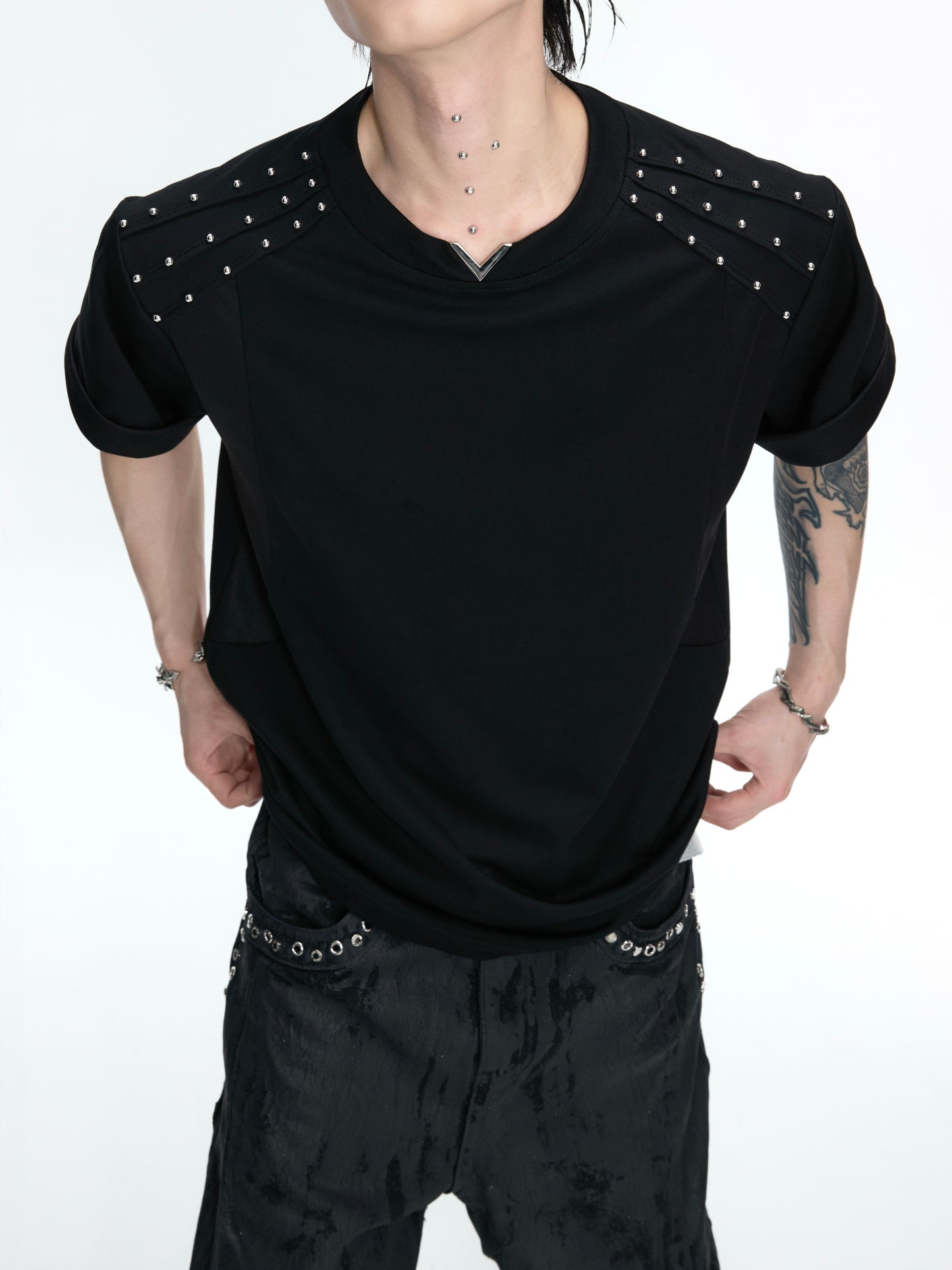 Three-Pleat Stud Patchwork Boxy Short Sleeve T-Shirt WN26983