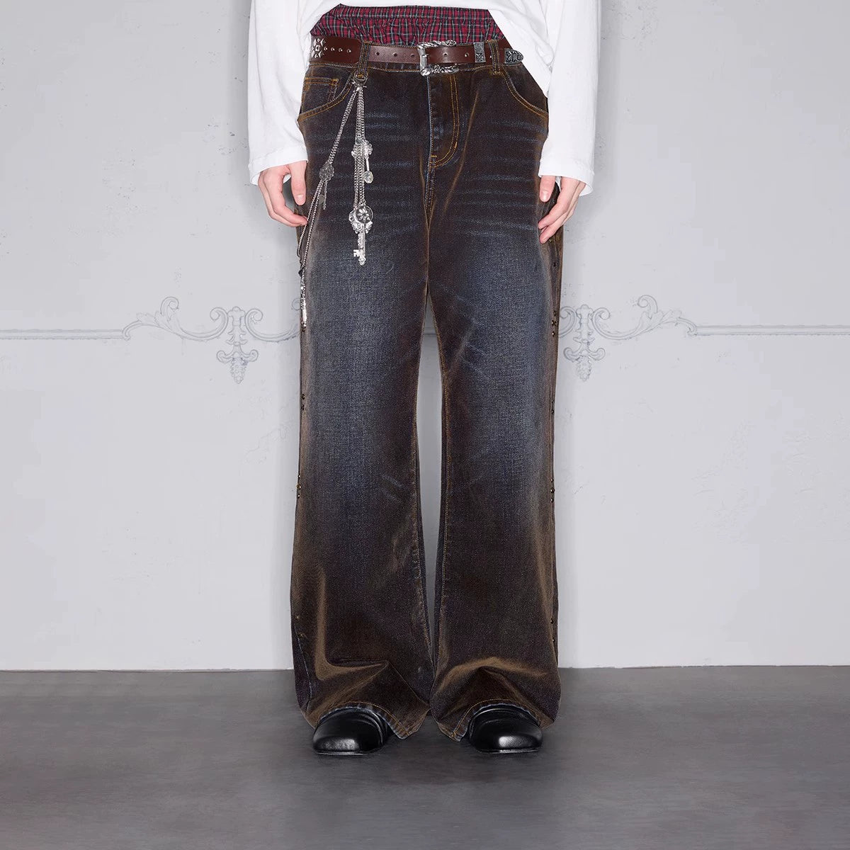 Washed Damage Button Flocking Flare Denim Jeans WN17886