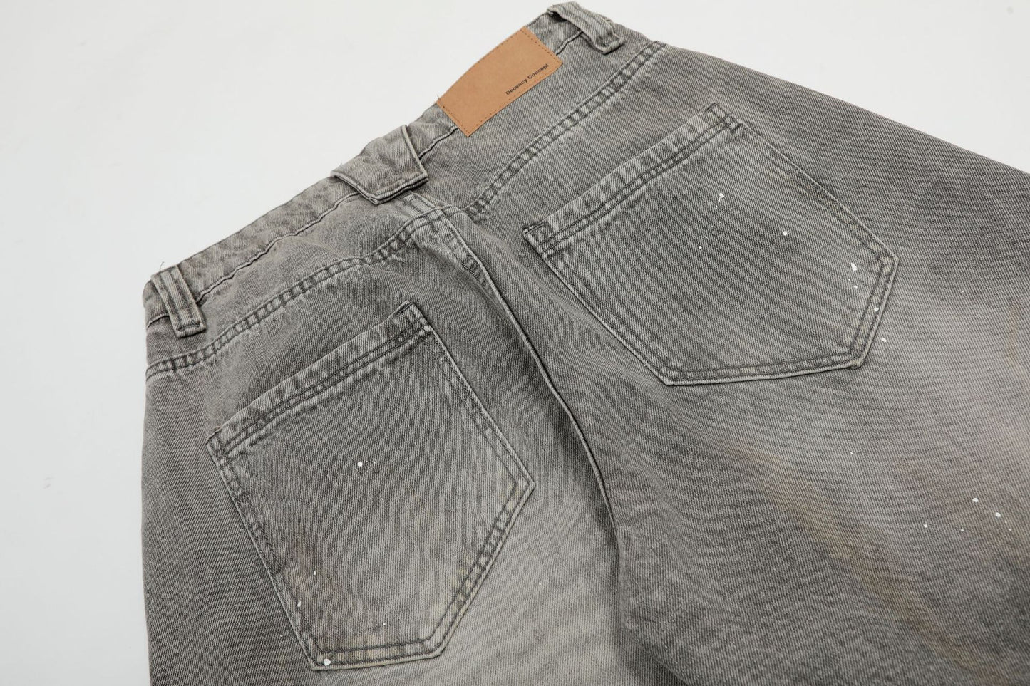 Washed Tapered Denim Jeans WN13040