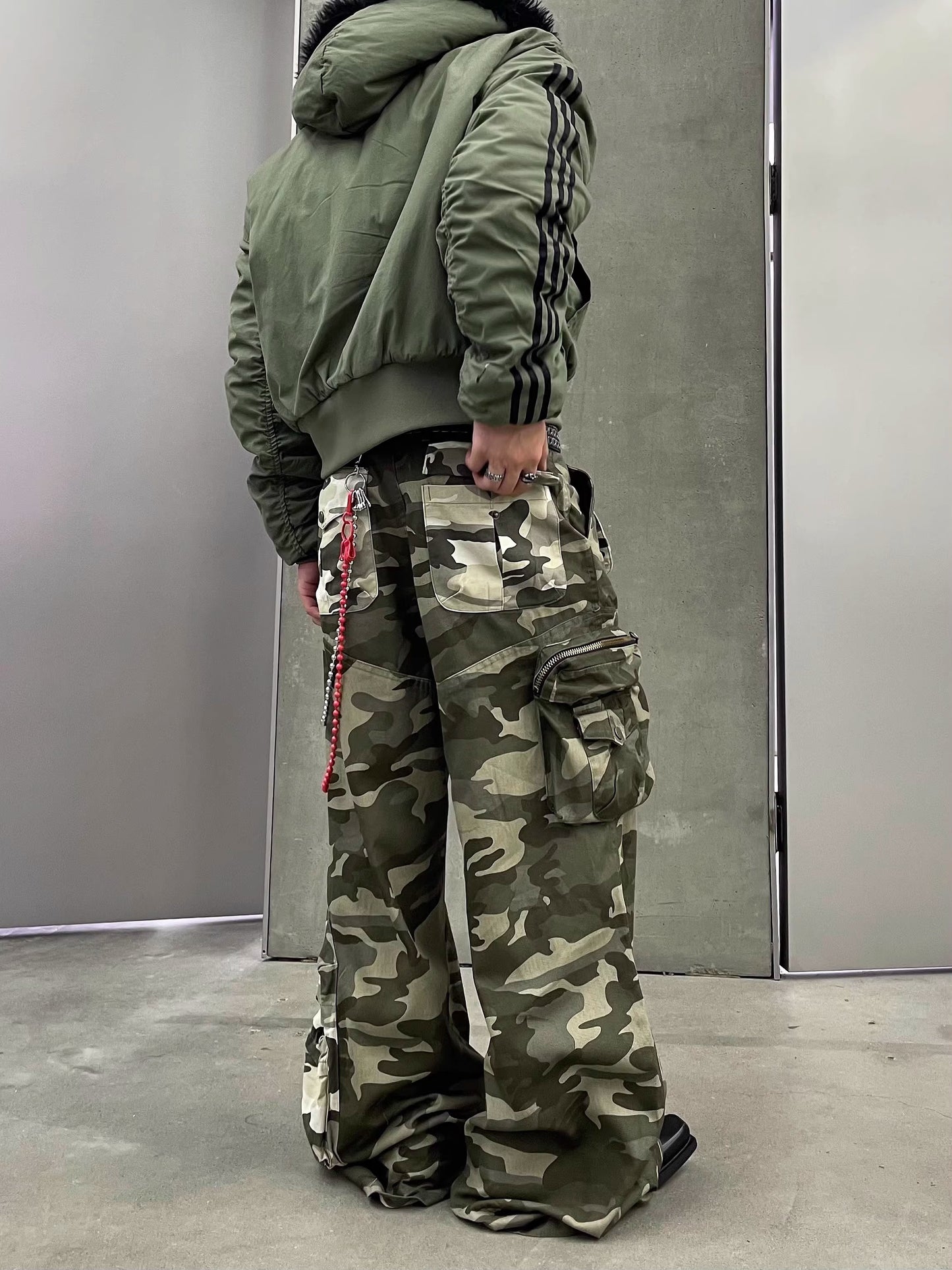 Camouflage Patchwork Multi-Pocket Flare Cargo Pants WN9397