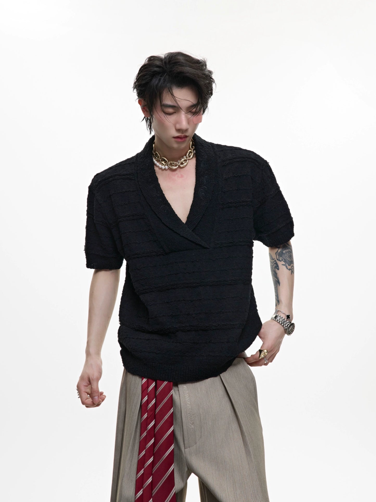 Embroidery V-Neck Short Sleeve Summer Knit T-shirt WN18369