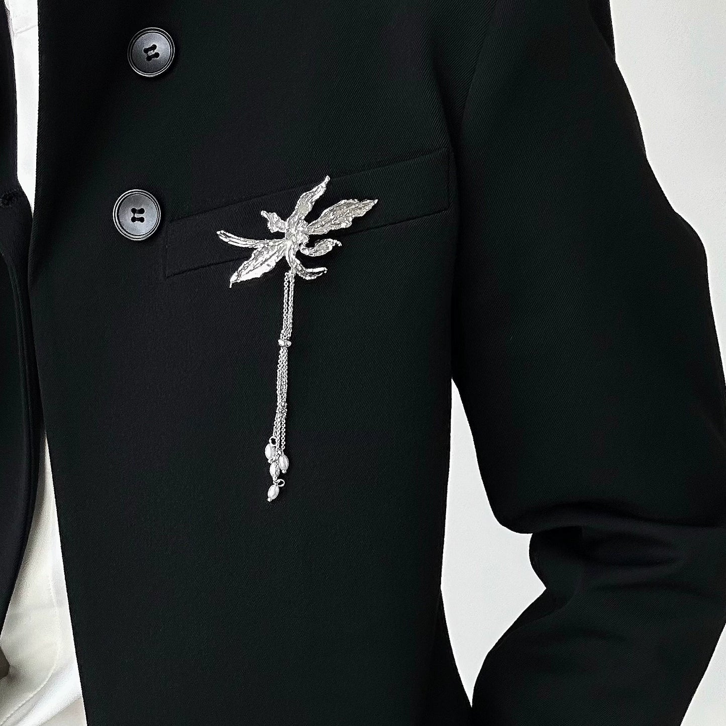 Silver Tassel Brooch WN19653