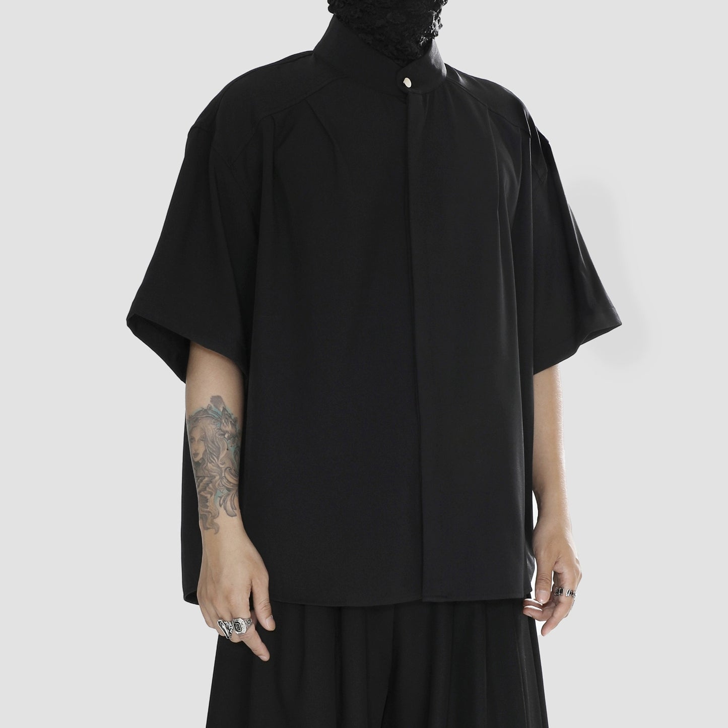 Lightweight Plain Design Short Sleeve Shirt WN20190