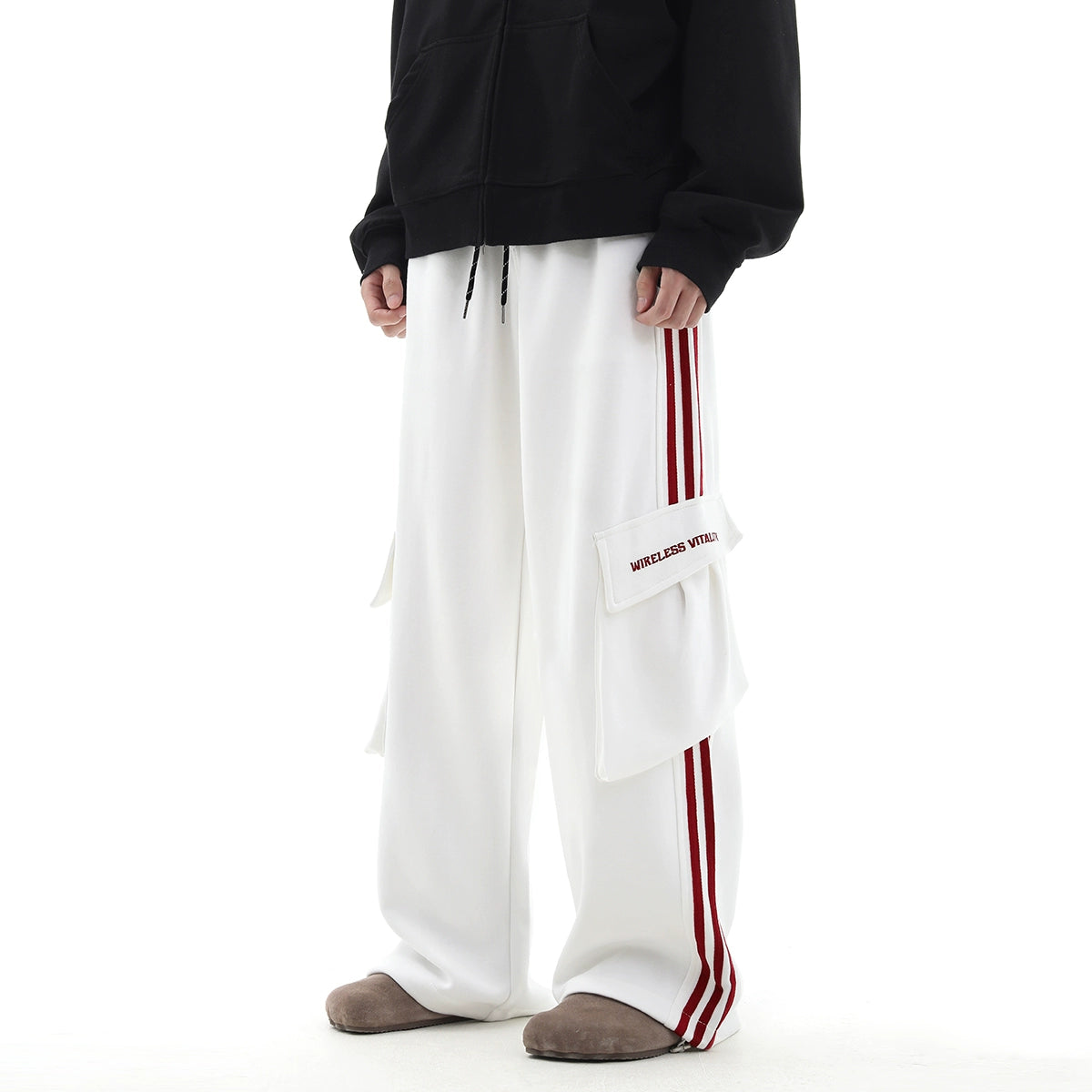 Triple-Stripe Multi-Pocket Wide-Leg Cargo Sweatpants WN10480