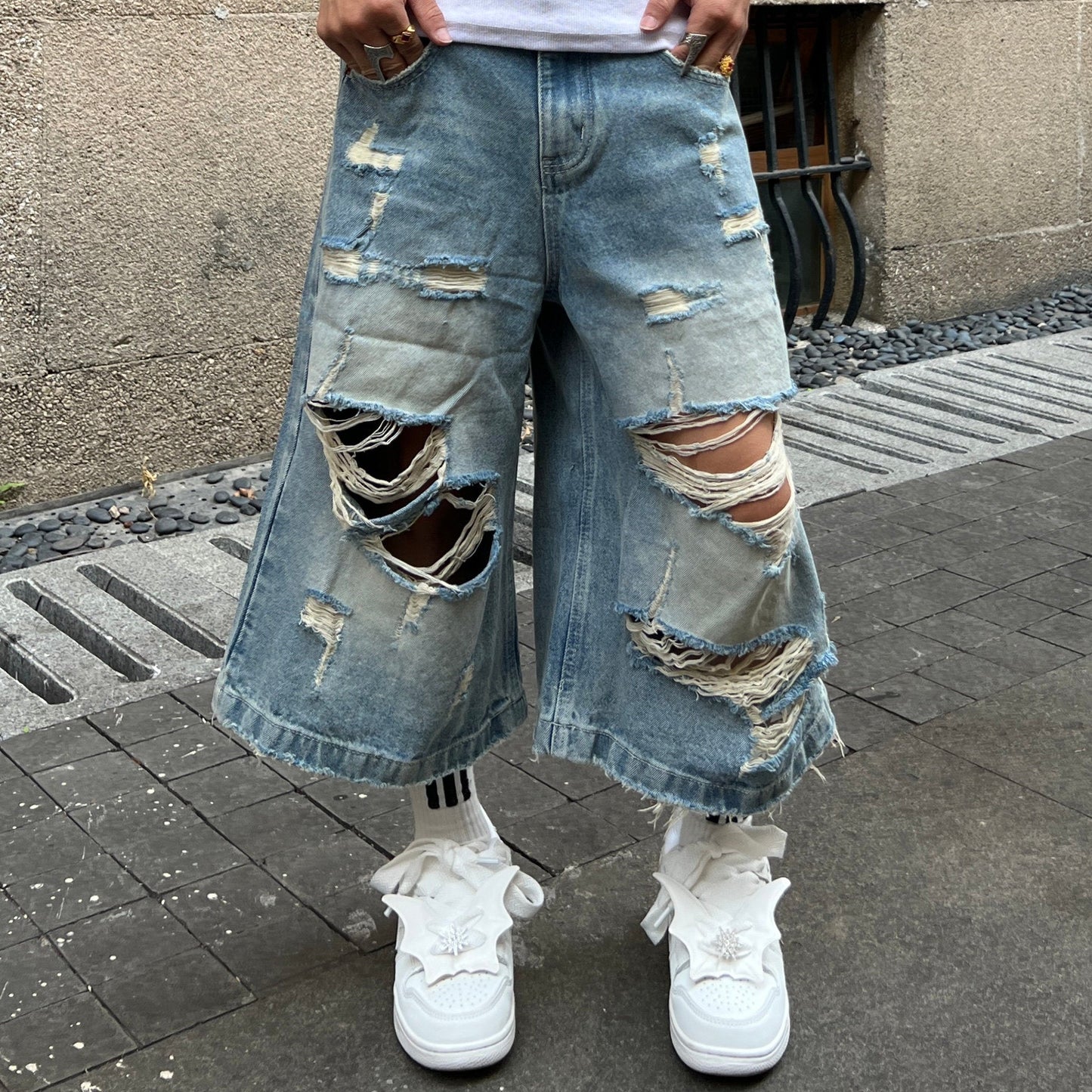 Damage Washed Wide Leg Denim Half Jeans WN24113